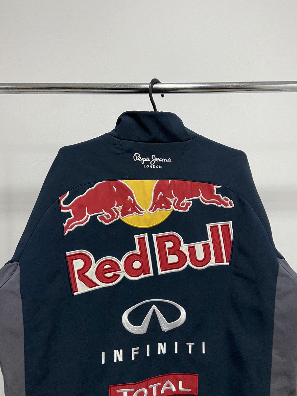 Red Bull × Vintage Red Bull Vintage Infiniti Jacket Sweatshirt Racing Big Logo Size US XXL / EU 58 / 5 - 4 Thumbnail