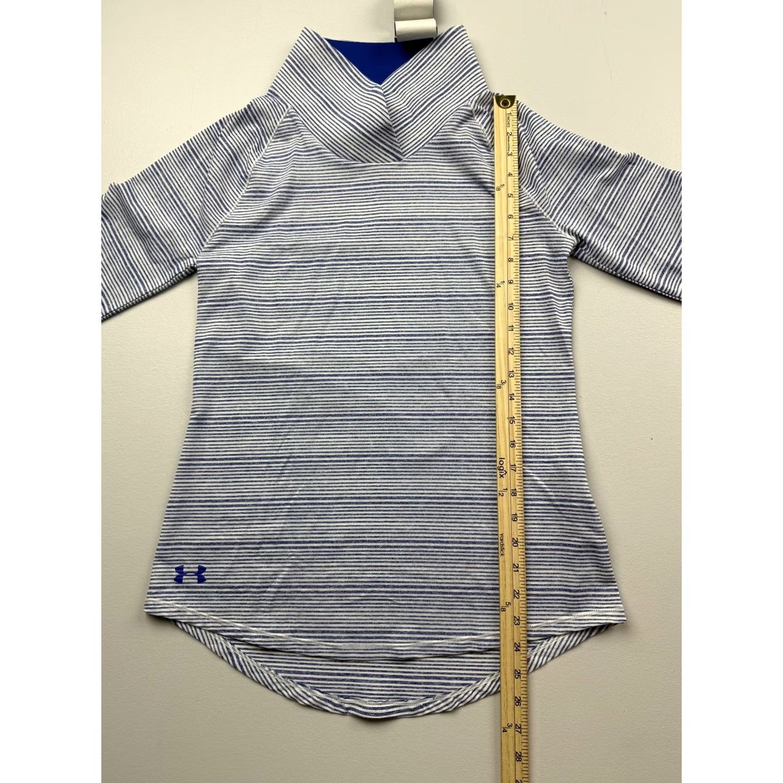 Under Armour Under Armour Womens Small Blue Striped Shirt Long Sleeve Funnel Neck Lightweight Size S / US 4 / IT 40 - 5 Thumbnail