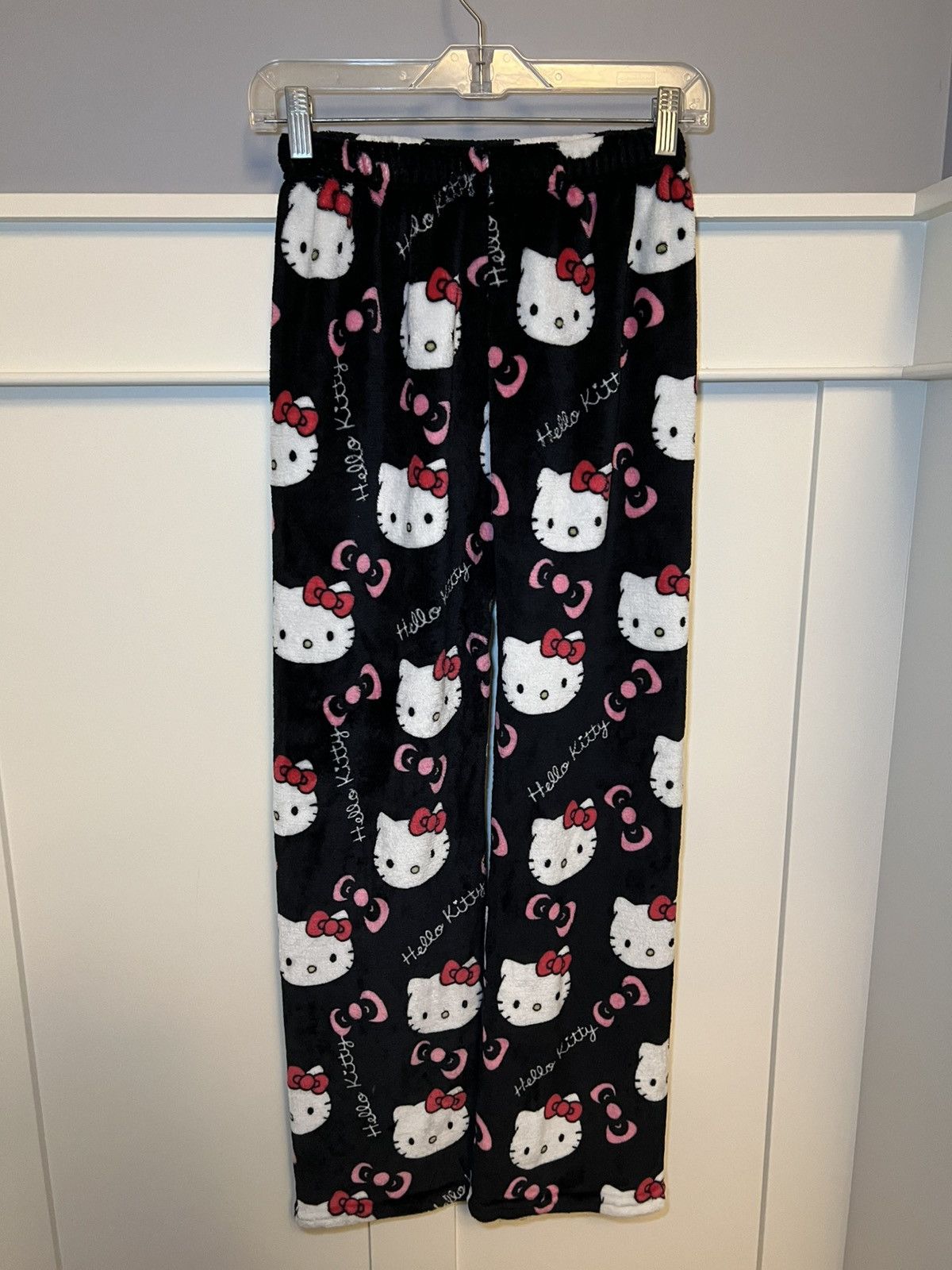 Other Hello Kitty fuzzy pyjama pants Size US 28 / EU 44 - 1 Thumbnail