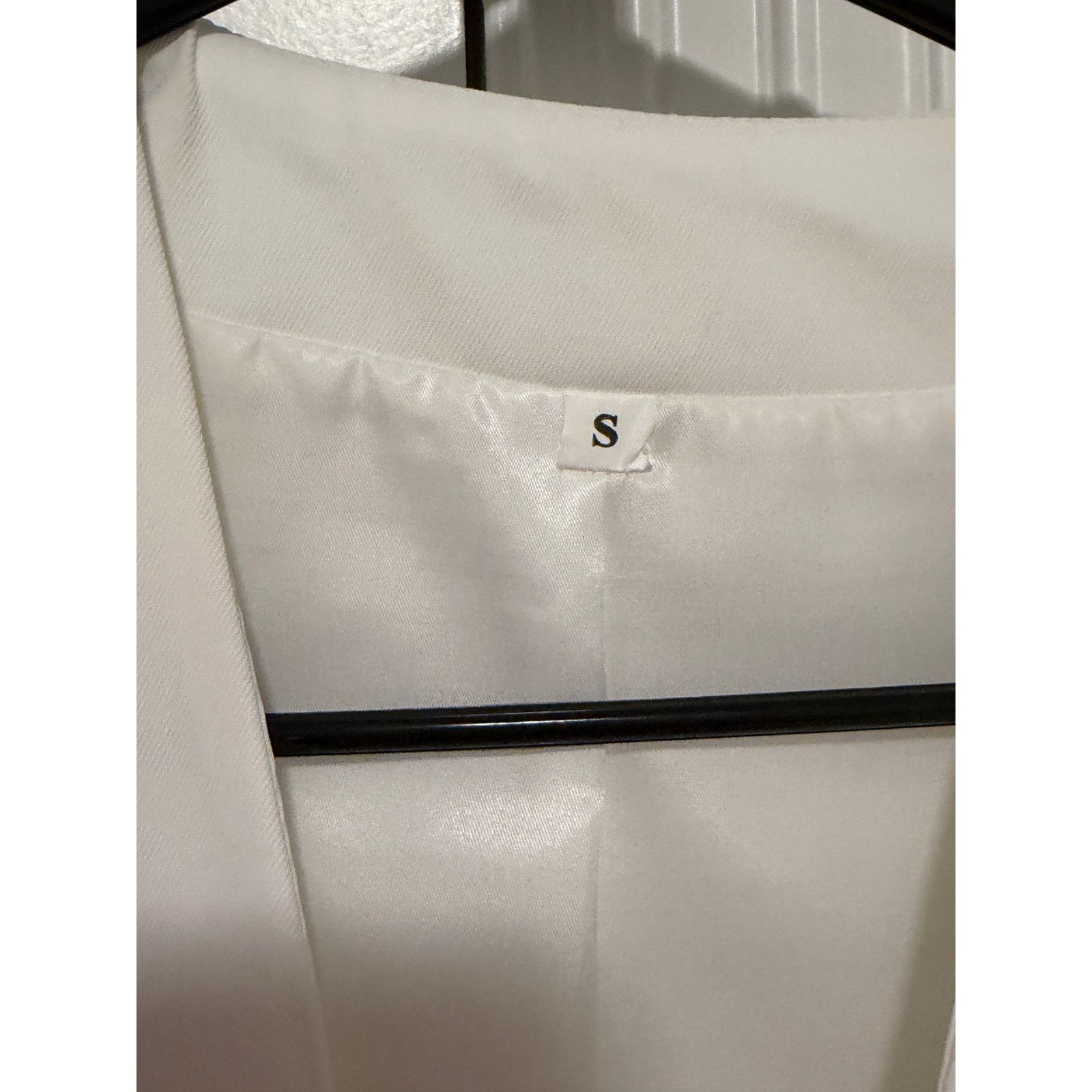 Other White Cropped VNeck Button Front Top Sleeveless Jacket Vest Size S / US 4 / IT 40 - 5 Thumbnail