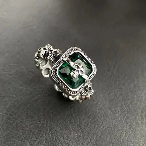 Jewelry Color Skull Ring in Silver, Men's