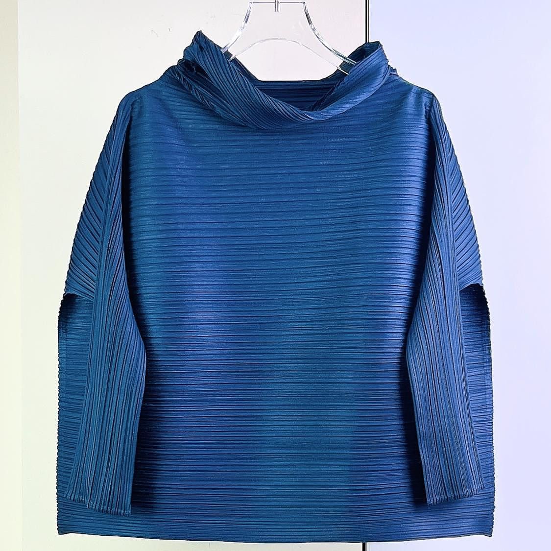 Pleats Please Issey Miyake Pleats Please Issey Miyake Pleated Long Sleeve Top Size 3 Size M / US 6-8 / IT 42-44 - 1 Thumbnail