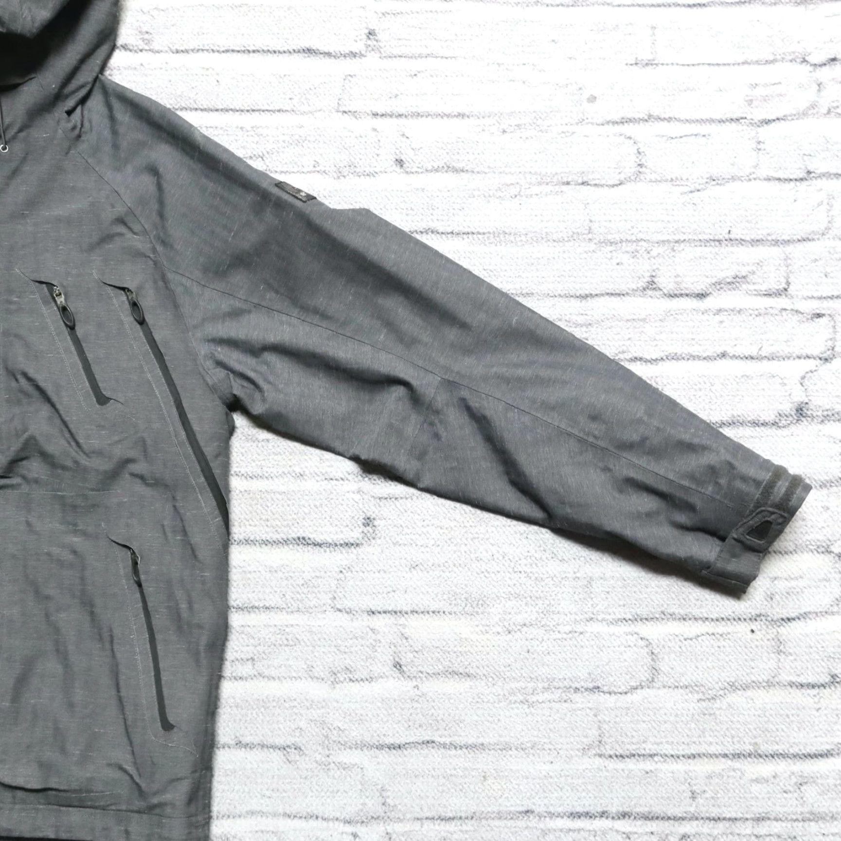 Oakley Vintage Oakley Jacket Mens S Grey Y2K Software Technical Recco Loose Fit Size US S / EU 44-46 / 1 - 5 Thumbnail
