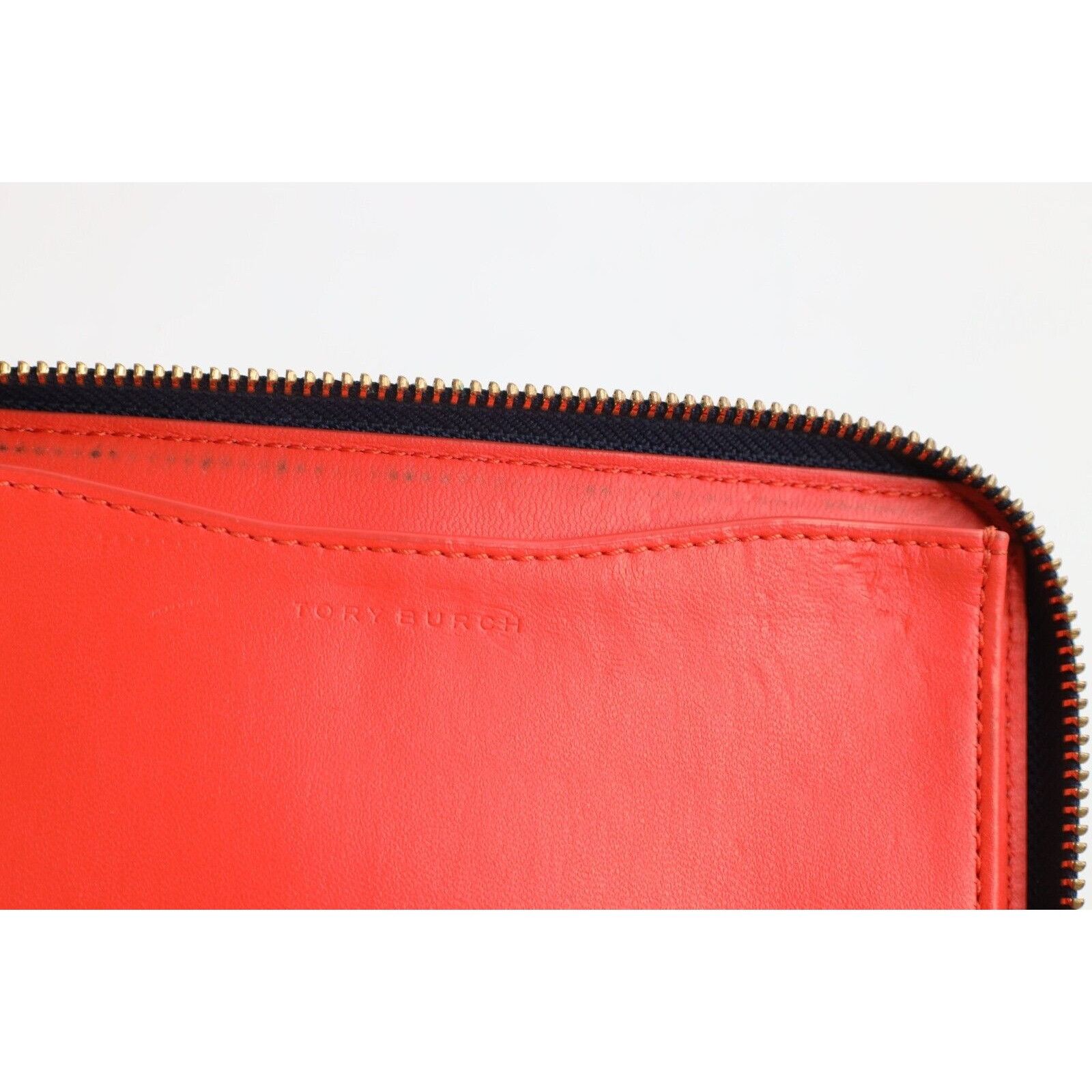 Tory Burch Tory Burch Distressed Leather Zippered Card Wallet Wristlet Size ONE SIZE - 5 Thumbnail
