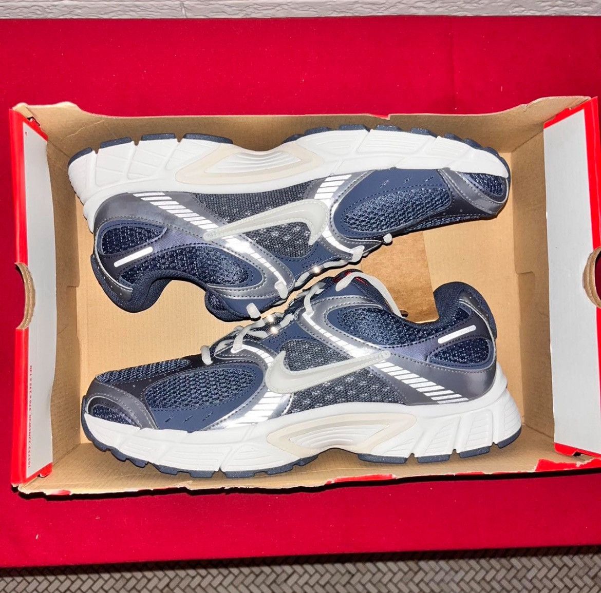 Nike Size 12 Nike V5 RNR ‘Independence Day Pack’ Size US 12 / EU 45 - 3 Thumbnail