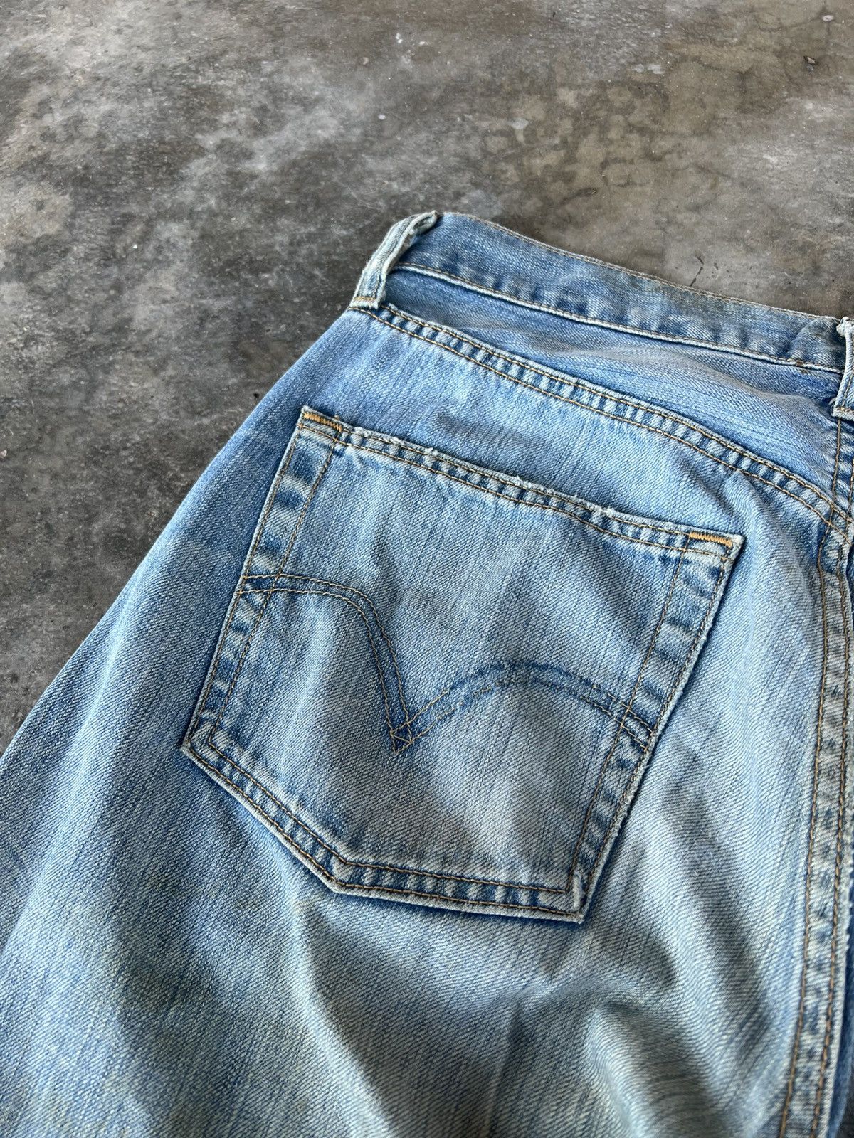 Japanese Brand × Levi's × Levi's Vintage Clothing 💥Rare💥Vintage Levis 501 Distress Jeans Size US 31 - 16 Thumbnail