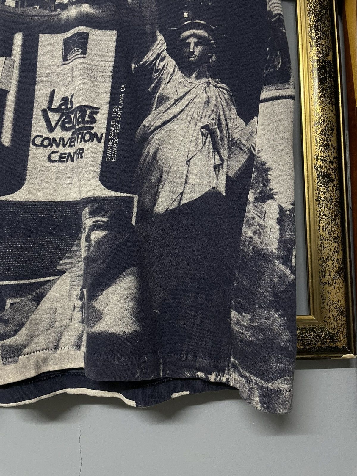 Vintage Rare Vintage 1998 Edwards Teez Iconic Las Vegas OVP Graphic Size US L / EU 52-54 / 3 - 5 Thumbnail