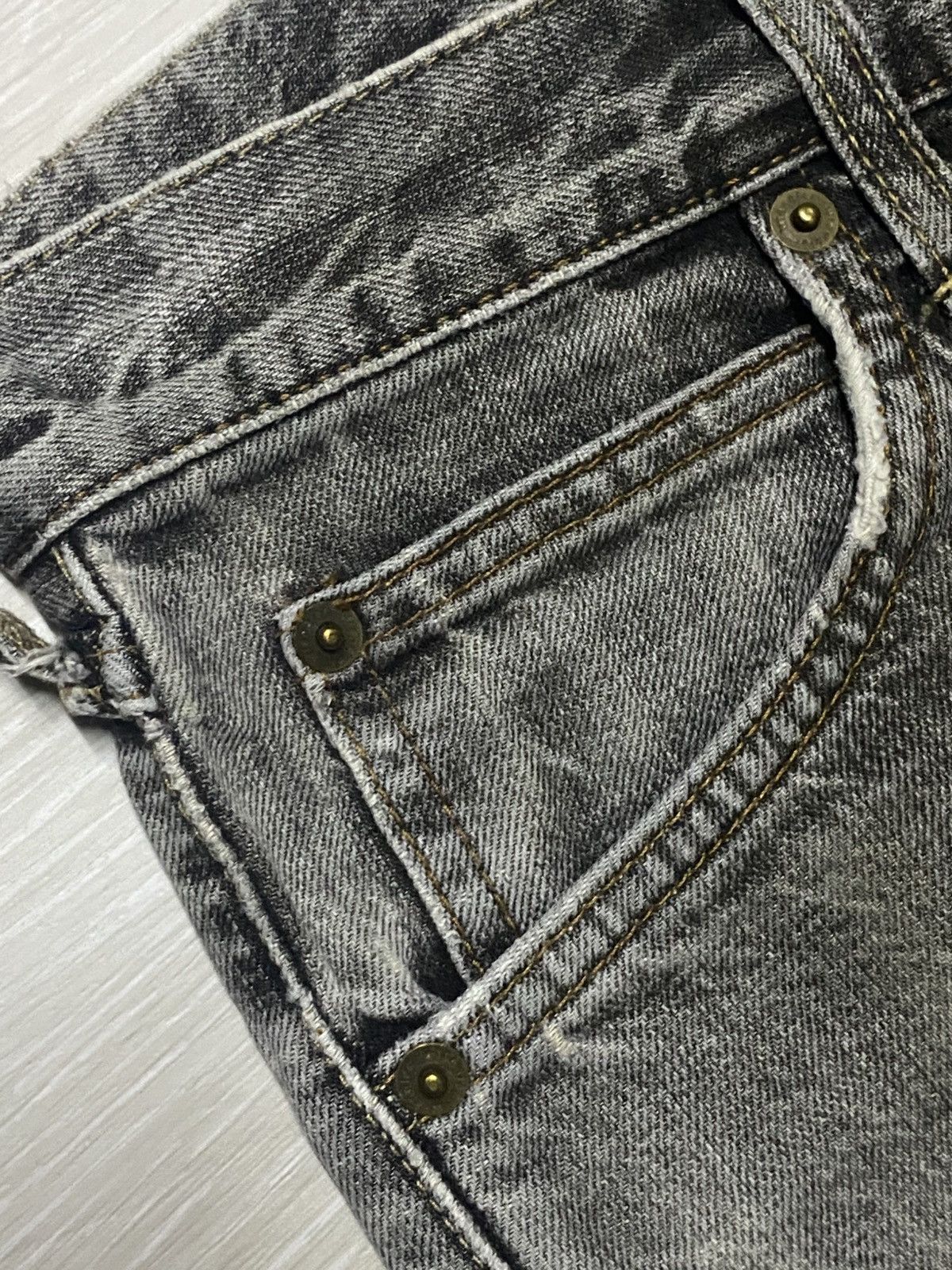 Wrangler Vintage Wrangler Faded Wash Distressed Jeans Size US 29 - 9 Thumbnail