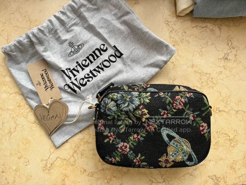 Vivienne Westwood Vivienne Westwood size os Camera Bag Size ONE SIZE - 1 Thumbnail