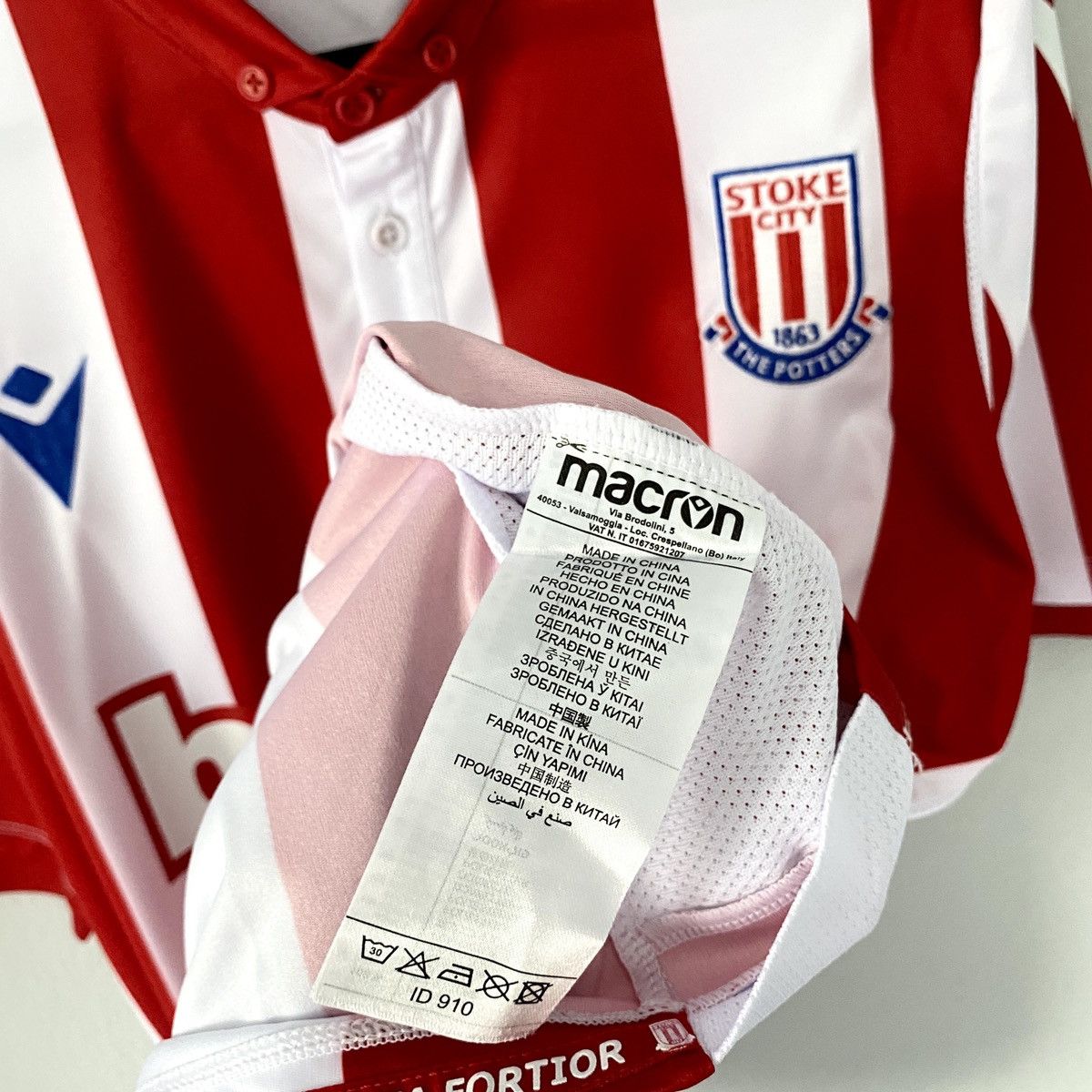 Macron 2019 2020 Stoke City England Macron Home Soccer Jersey Shirt Size US M / EU 48-50 / 2 - 7 Thumbnail