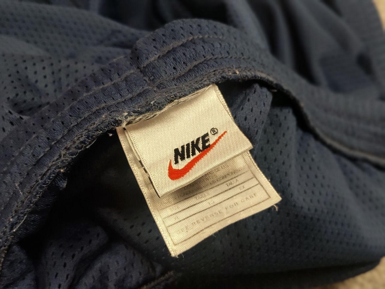 Nike Vintage Nike Shorts Logo swoosh casual Y2K Streetwear Size US 36 / EU 52 - 7 Thumbnail