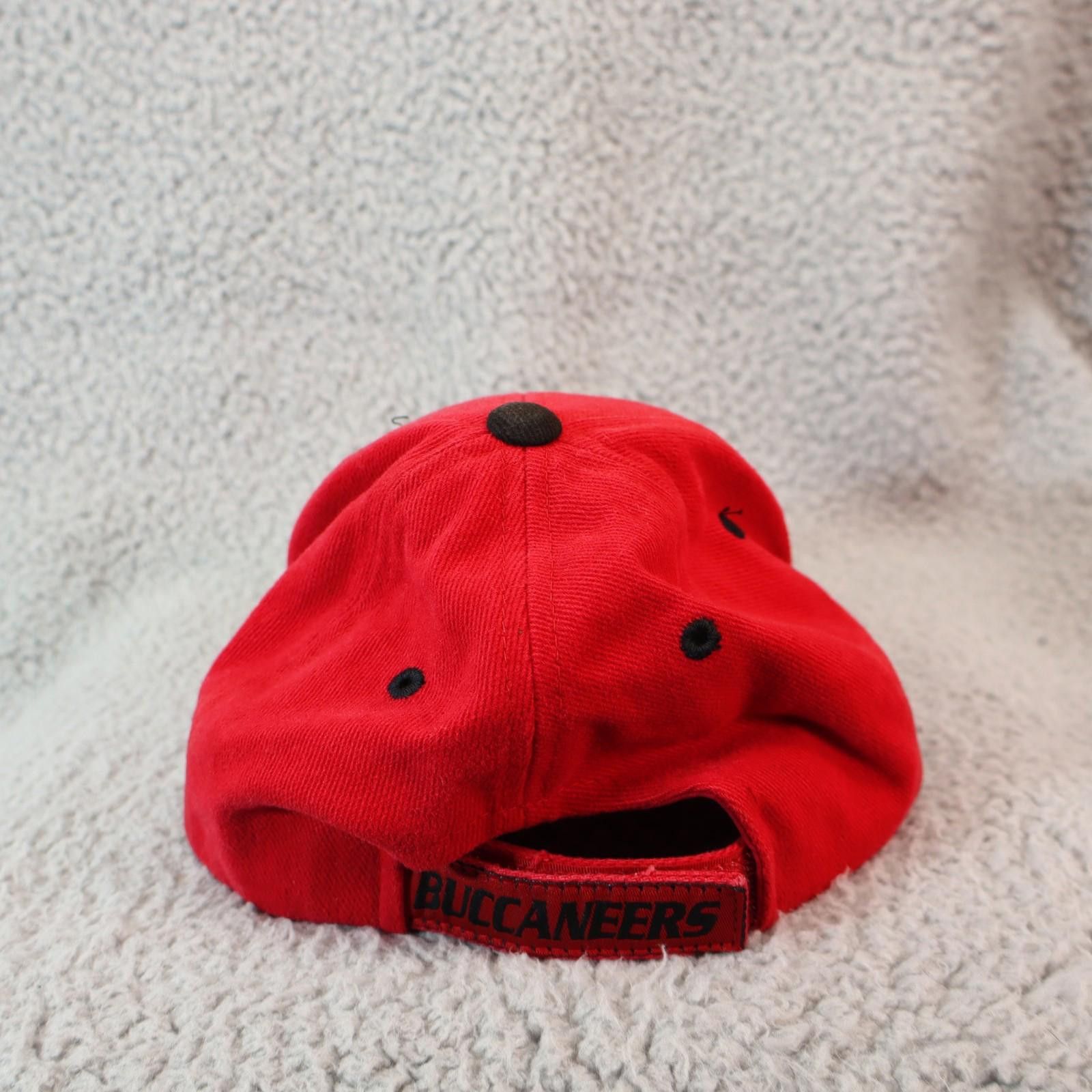 Logo Athletic Vtg Tampa Bay Buccaneers Logo Athletic Snapback Hat Red Size ONE SIZE - 4 Thumbnail
