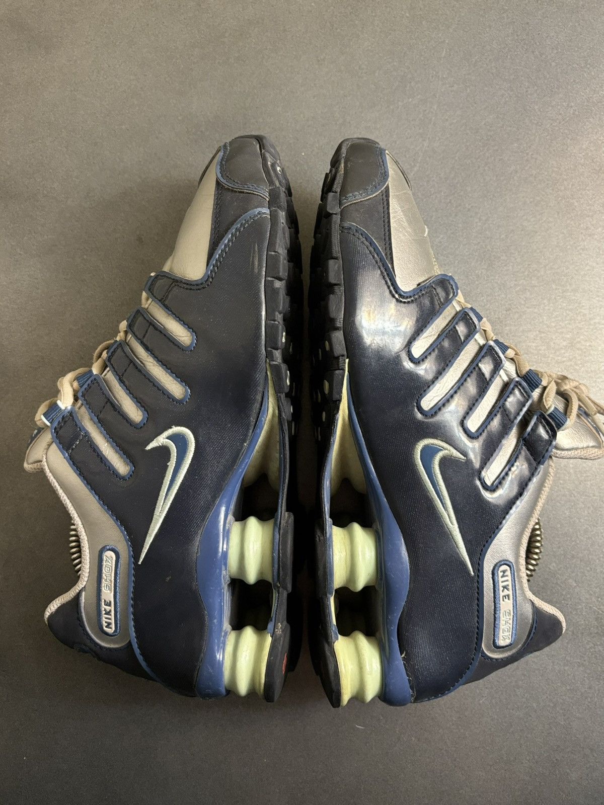 Nike 2009 Nike Shox NZ SL 2000s Patent Leather R4 Y2K 366571-041 Size US 7 / IT 37 - 12 Thumbnail