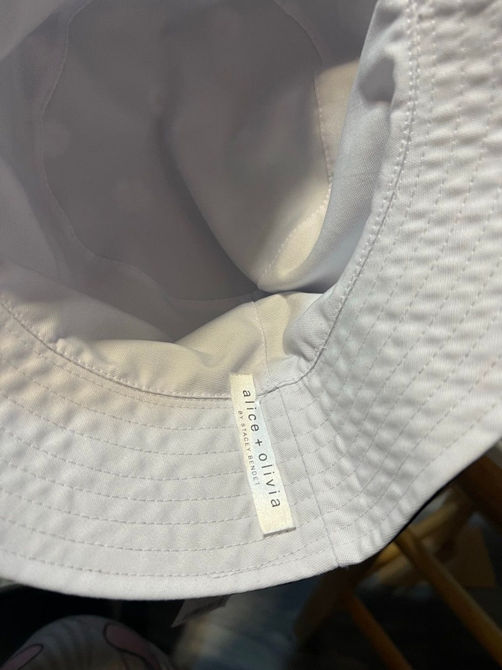Alice + Olivia Women's Alice + Olivia Reversible Bucket Hat White Daisy Size ONE SIZE - 8 Thumbnail