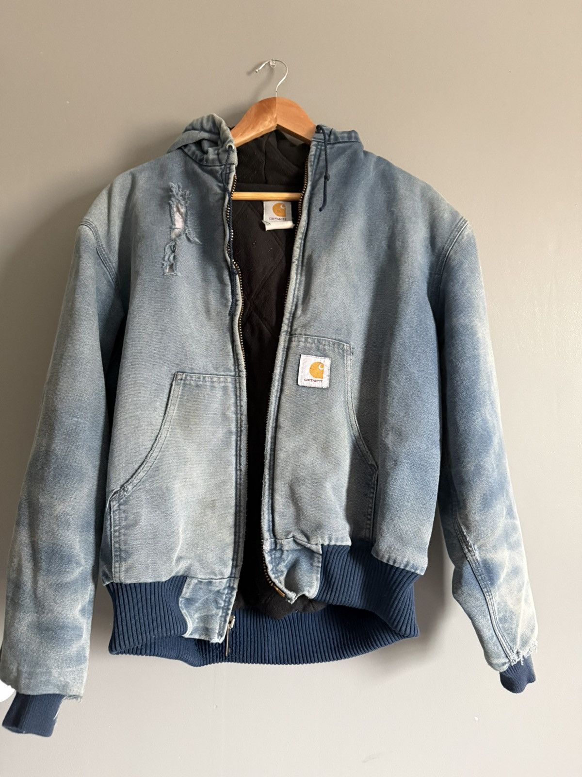 Carhartt Vintage light, blue, distressed, faded jacket, Carhartt work Size US S / EU 44-46 / 1 - 10 Thumbnail