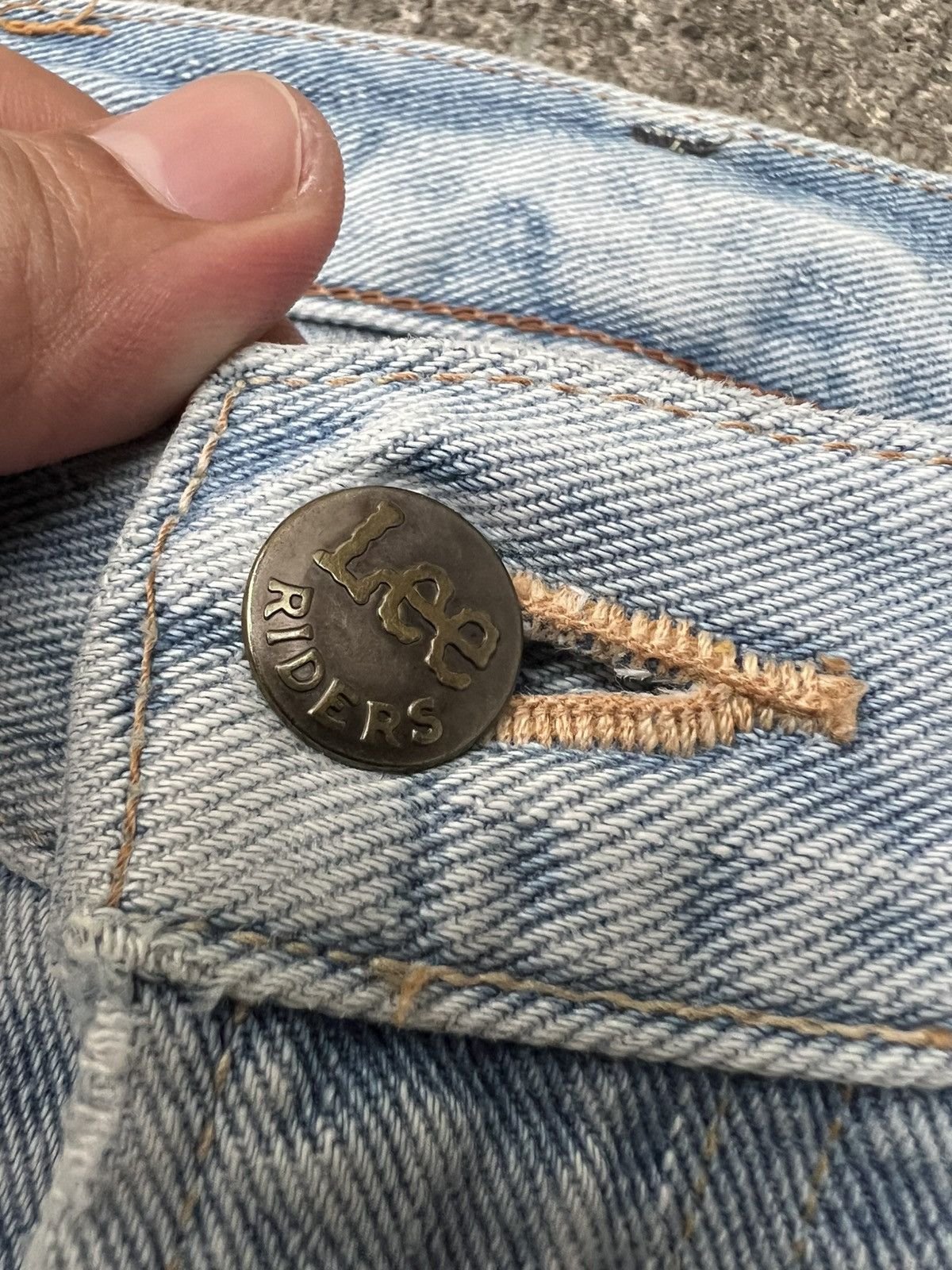 Japanese Brand Vintage 90’s Lee Riders Sanforized Selvedge Faded Jean Size US 30 / EU 46 - 15 Thumbnail