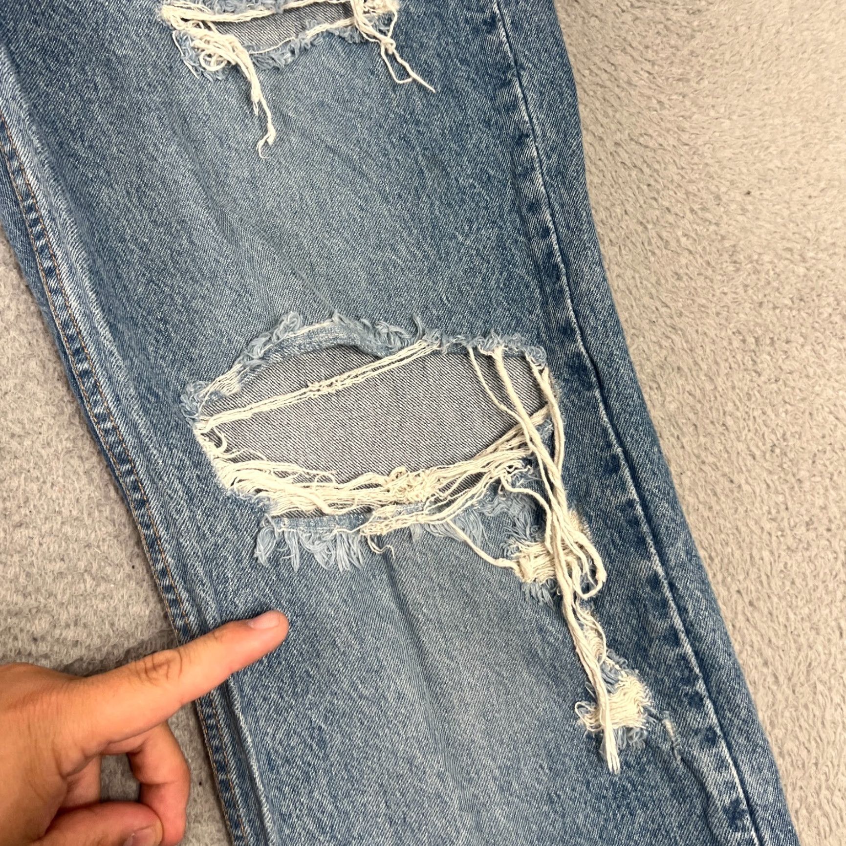 Levi's VINTAGE Levi's Jeans Mens 36x34 Light Blue Straight Distressed Cotton 569 Denim Pants Size US 36 / EU 52 - 3 Thumbnail