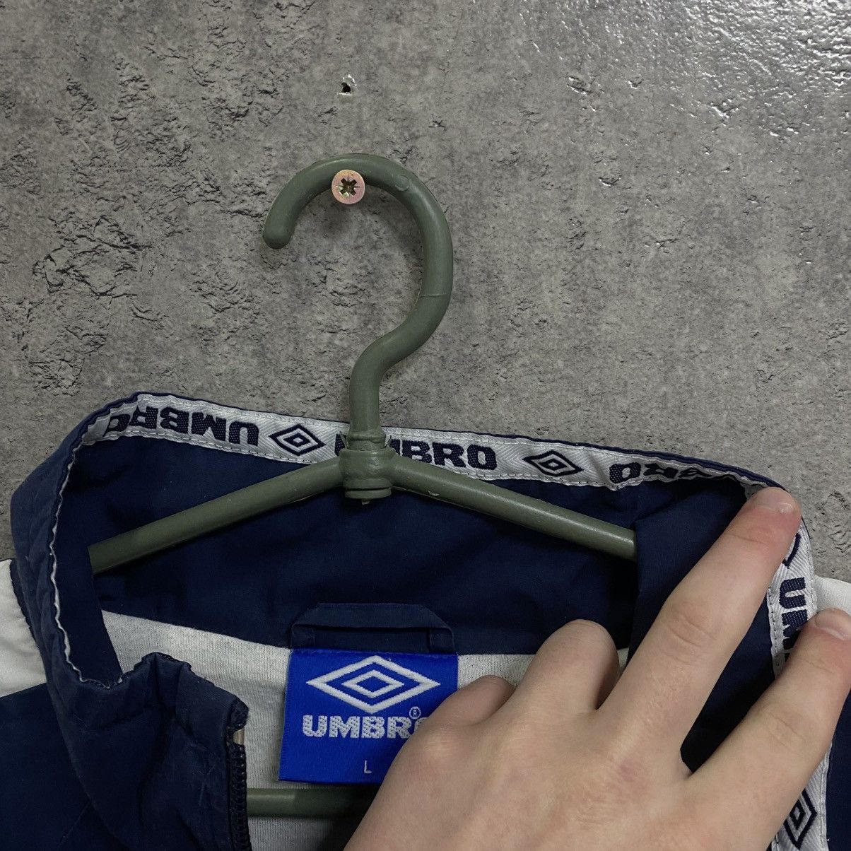 Umbro Vintage Umbro 90s Track Jacket Embroidered Logo Y2K Size US L / EU 52-54 / 3 - 9 Thumbnail