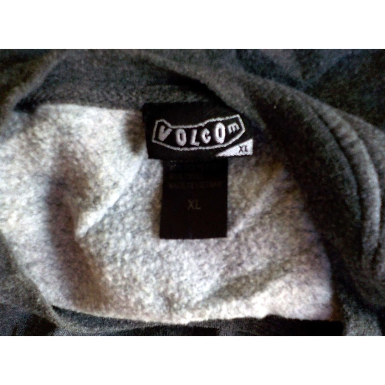 Volcom VOLCOM Crewneck Sweatshirt Gray/Black Volcom Logo on Front SZ XL Cotton Blend Mens POSH Size US XL / EU 56 / 4 - 4 Thumbnail