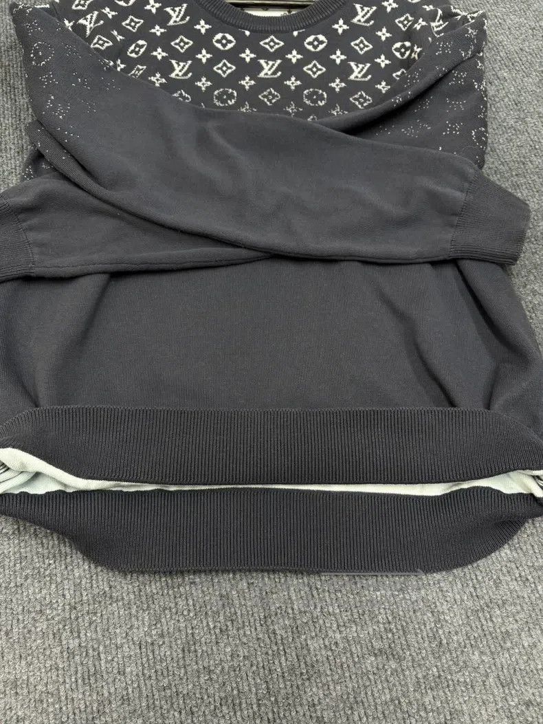 Louis Vuitton Louis Vuitton 24 new black gradient logo knit sweater Size US M / EU 48-50 / 2 - 8 Thumbnail