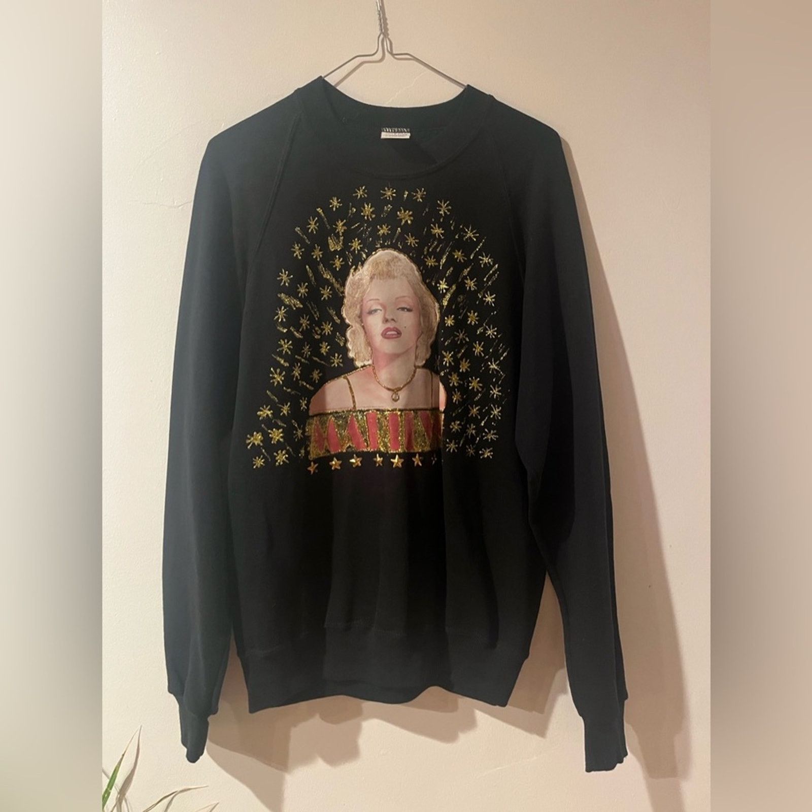 Jerzees Marilyn Monroe sweater. Marilyn surrounded by stars Size L / US 10 / IT 46 - 1 Thumbnail
