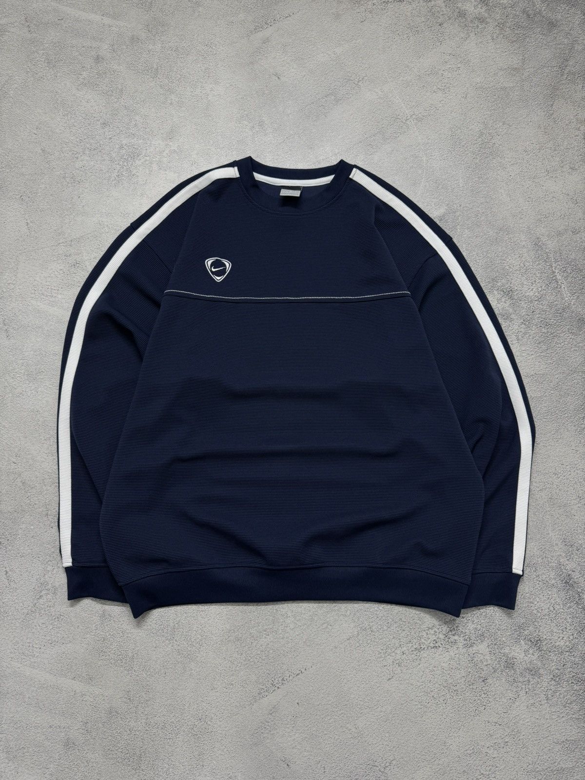 Nike Vintage Y2K Nike Mini Swoosh Sweatshirt 00’s Size US XL / EU 56 / 4 - 1 Thumbnail