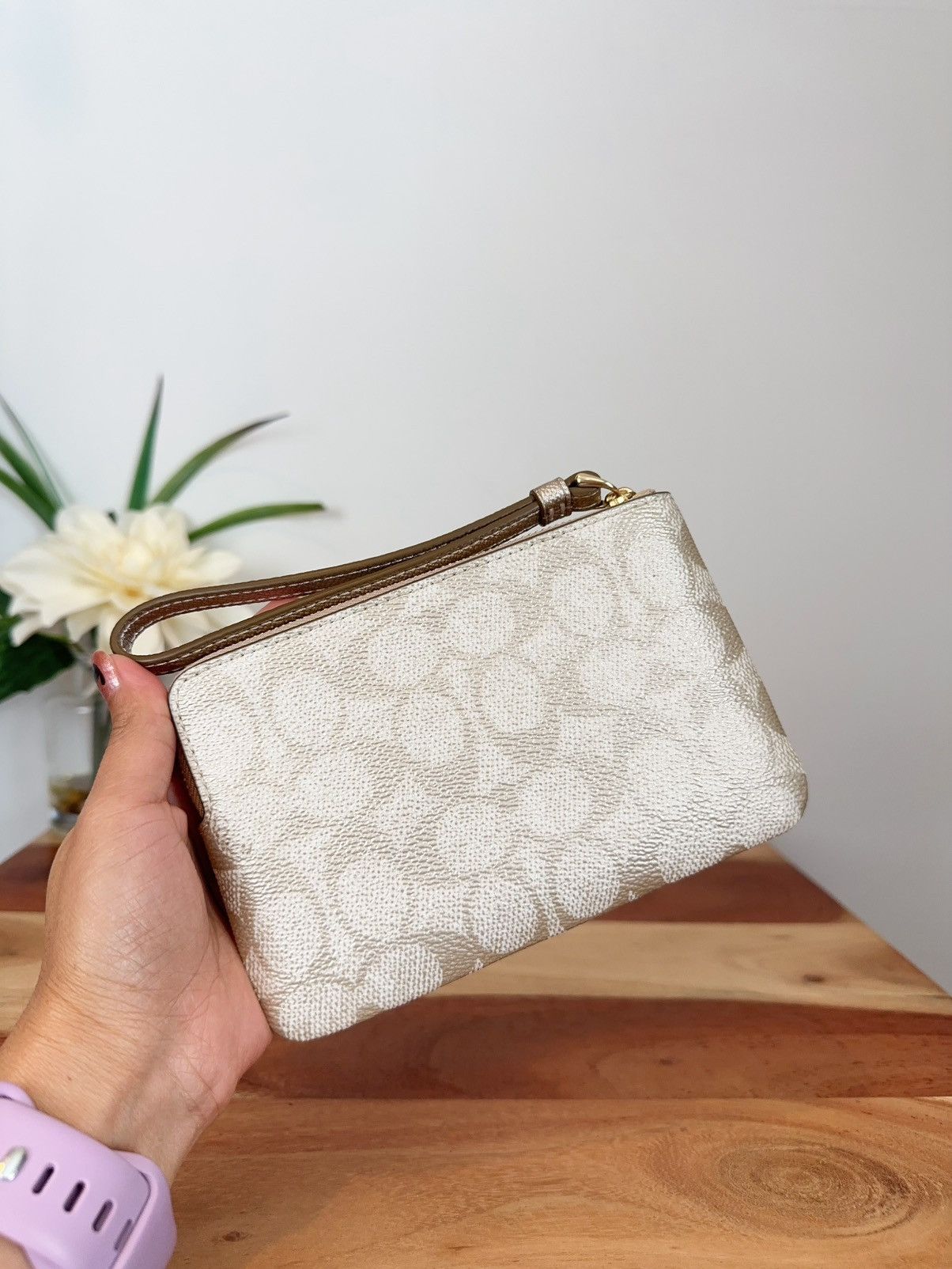 Coach NWT Coach Corner Zip Wristlet In Signature Canvas Size ONE SIZE - 2 Thumbnail