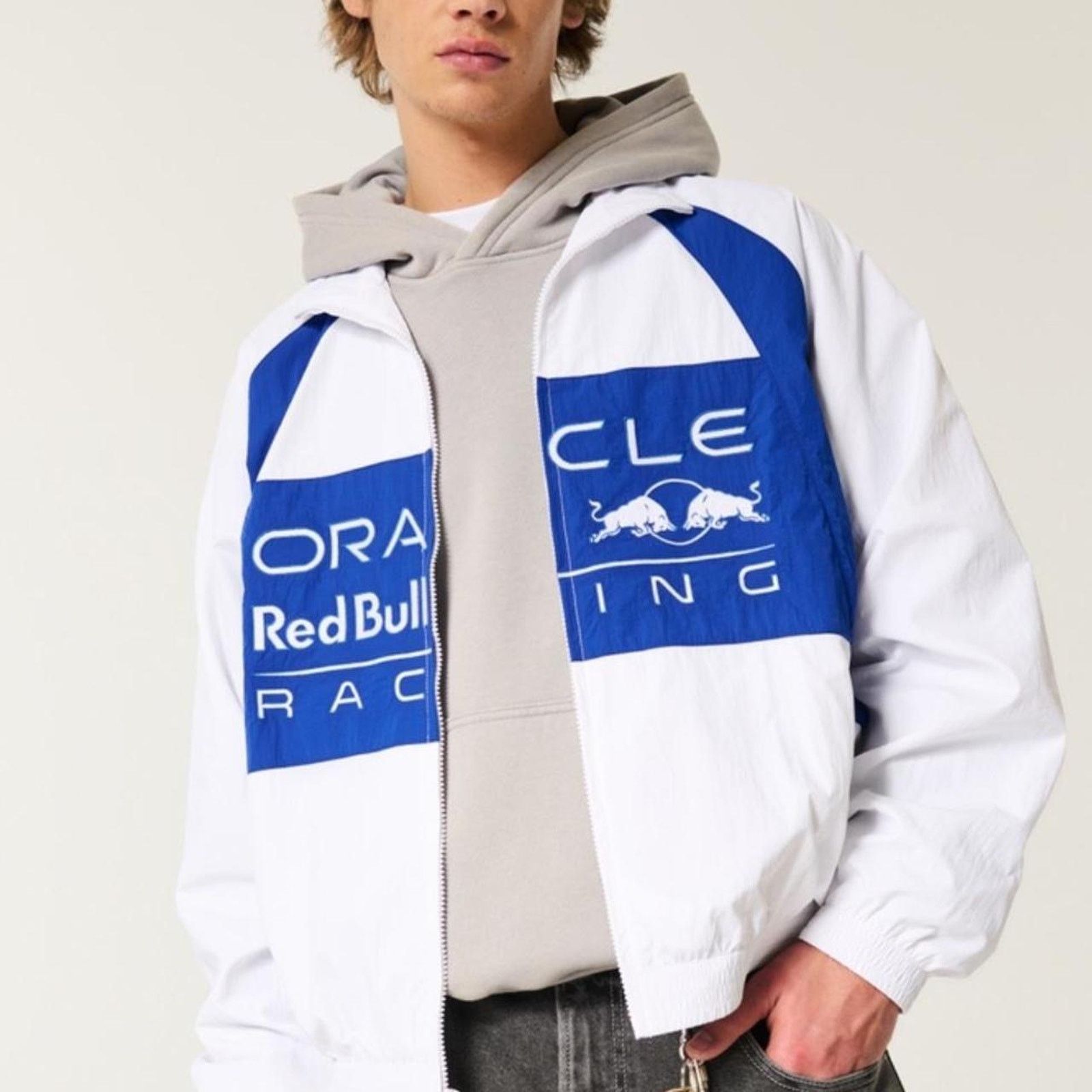Hollister Oracle red bull racing graphic in Large Size US L / EU 52-54 / 3 - 5 Thumbnail