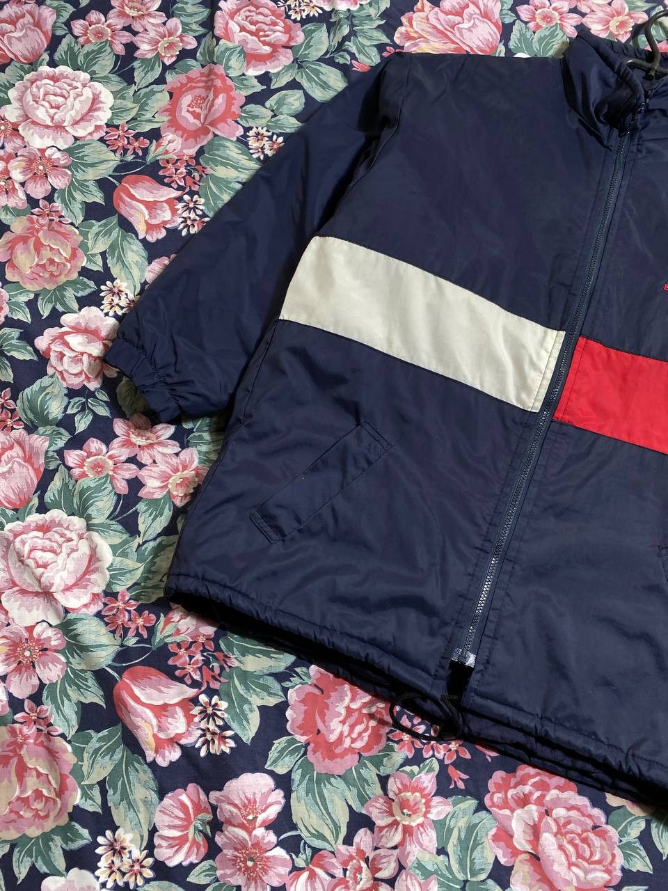Tommy Hilfiger Vintage Tommy Hilfiger Windbreaker Jacket Size US L / EU 52-54 / 3 - 4 Thumbnail