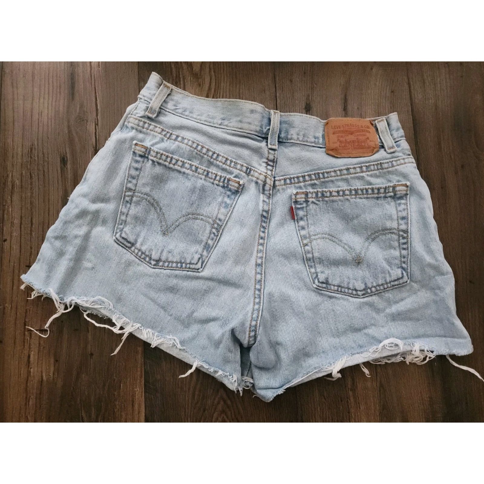 Levi's VINTAGE Levi's Womens High Rise Jorts Cut Off Denim Shorts 10 Jeans Blue 90s Classic USA Women’s Levi's Shorts Size 32" / US 10 / IT 46 - 4 Thumbnail