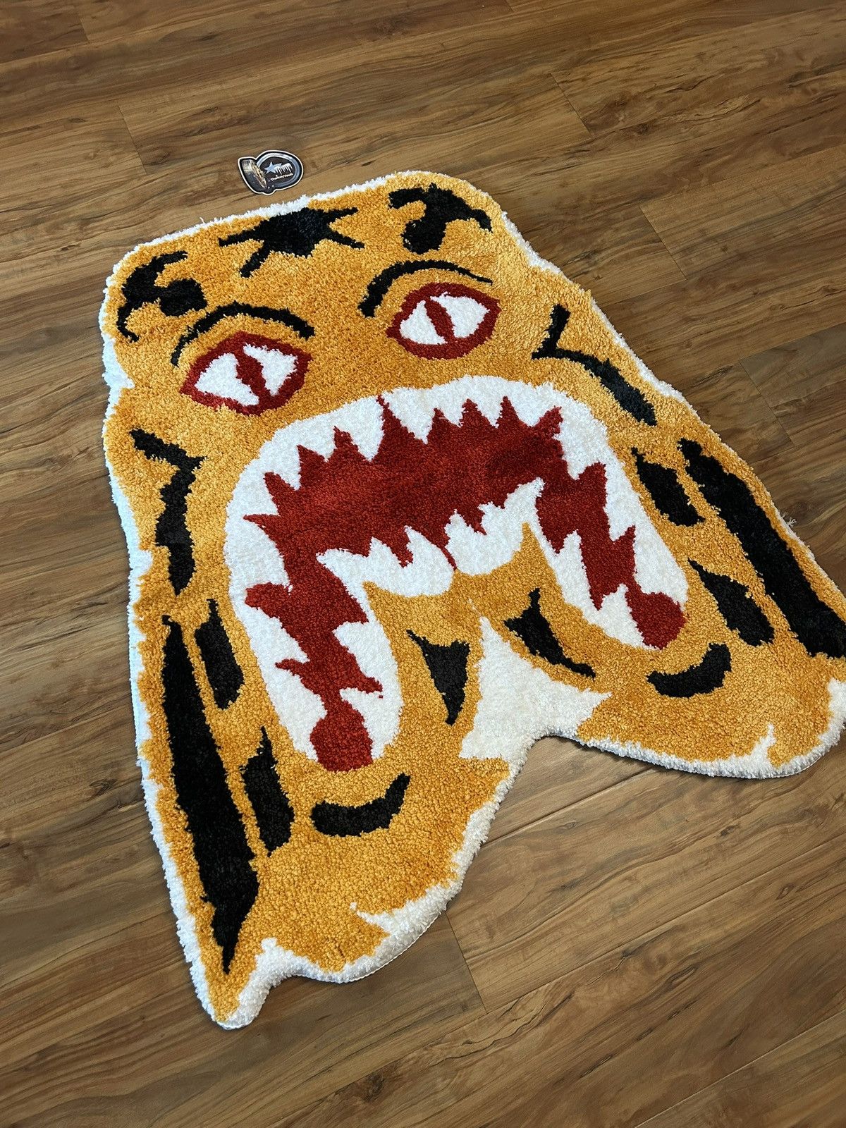 Bape NEW Bape Big Tiger Tug Size ONE SIZE - 2 Thumbnail