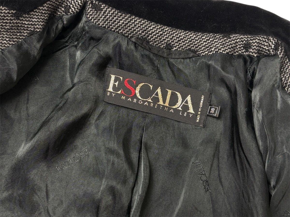 Escada × Vintage ESCADA 80s MARGARETHA LEY POLKA DOT WOOL BLAZER VELVET 38 M Size M / US 6-8 / IT 42-44 - 11 Thumbnail