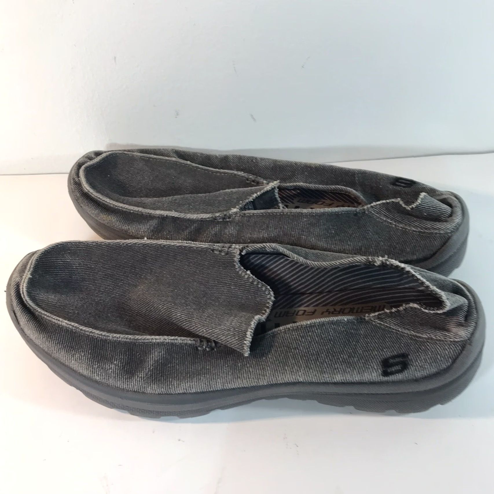 SKECHERS Skechers Loafers Mens Size 10 Gray Casual Slip On Memory Foam Comfort Size US 10 / EU 43 - 2 Thumbnail