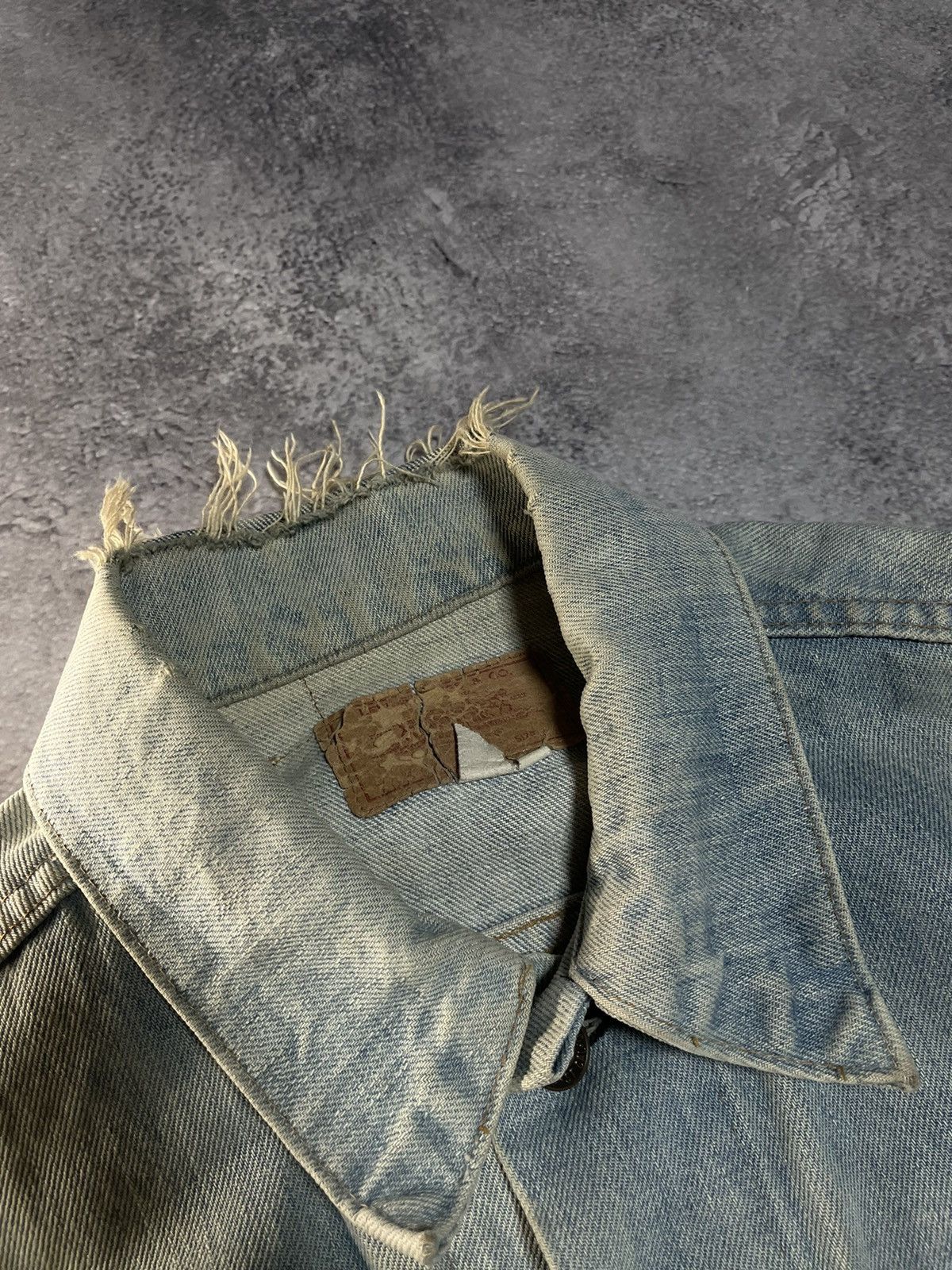 Levi's Vintage 80s Levi’s Light Wash Denim Trucker Jacket Size US M / EU 48-50 / 2 - 3 Thumbnail
