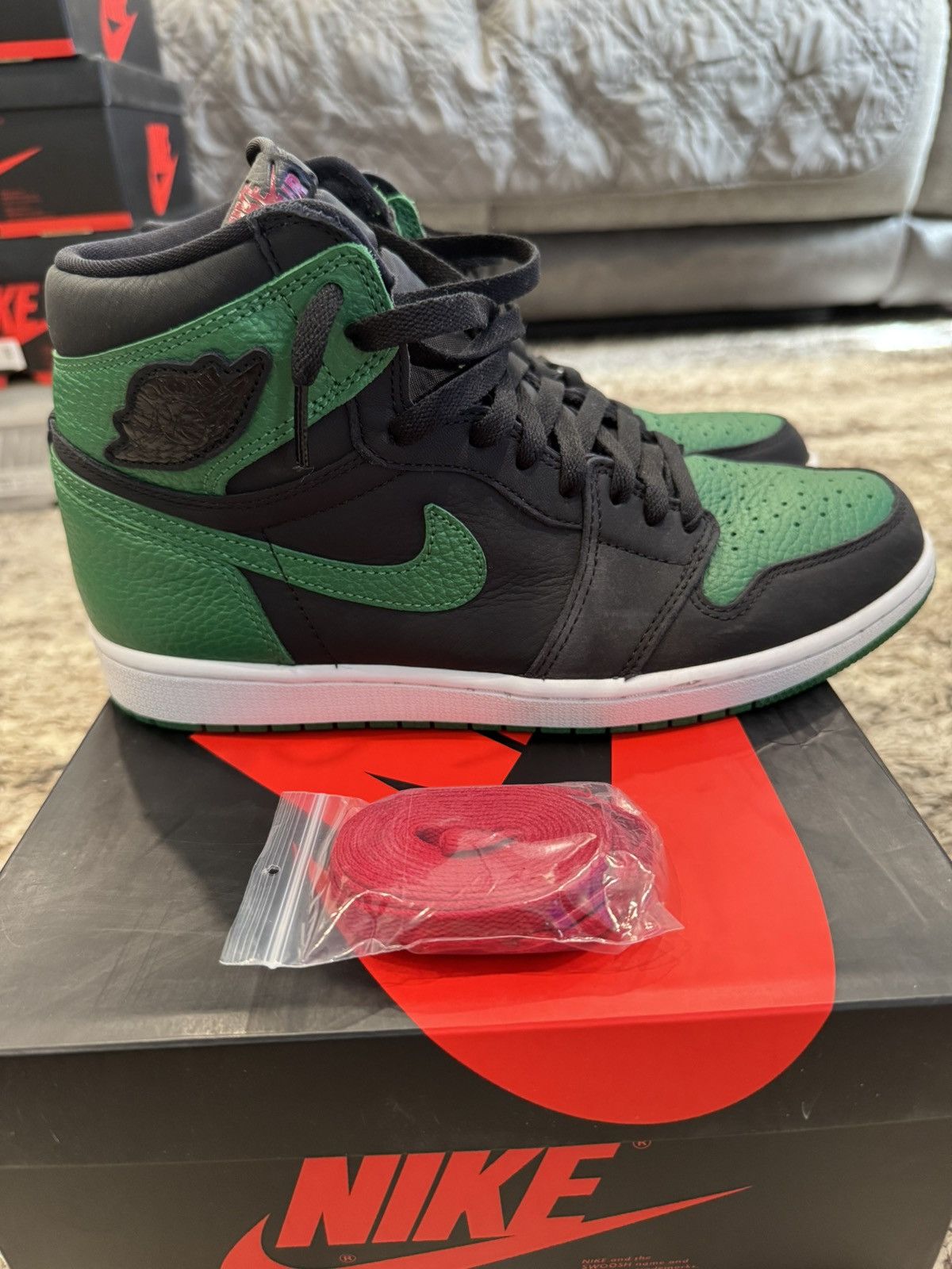 Jordan Brand Air Jordan 1 Retro Size US 10 / EU 43 - 5 Thumbnail