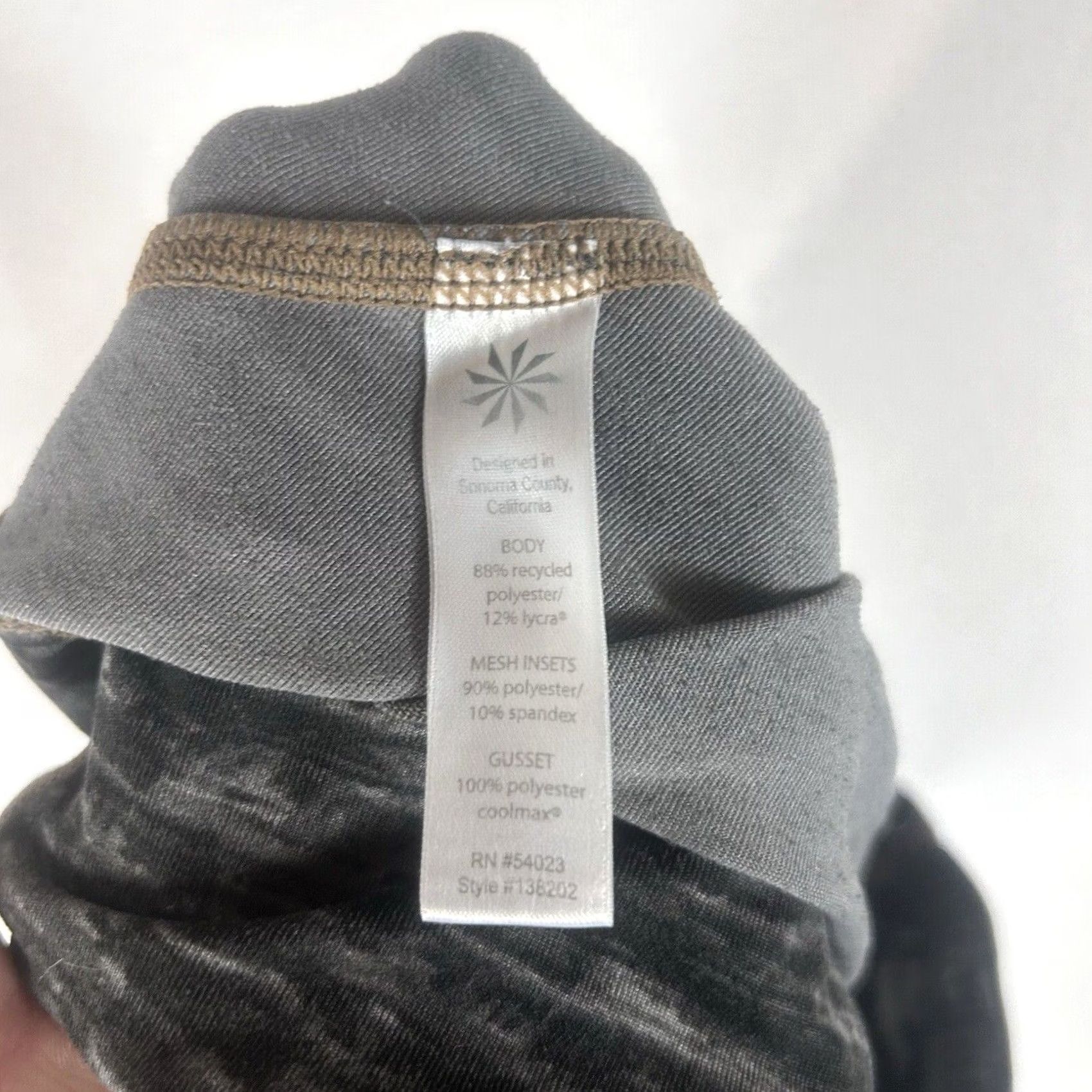 Athleta Athleta Capri Leggings Womens Medium Gray Striped Drawstring Activewear Size 32" / US 10 / IT 46 - 4 Thumbnail