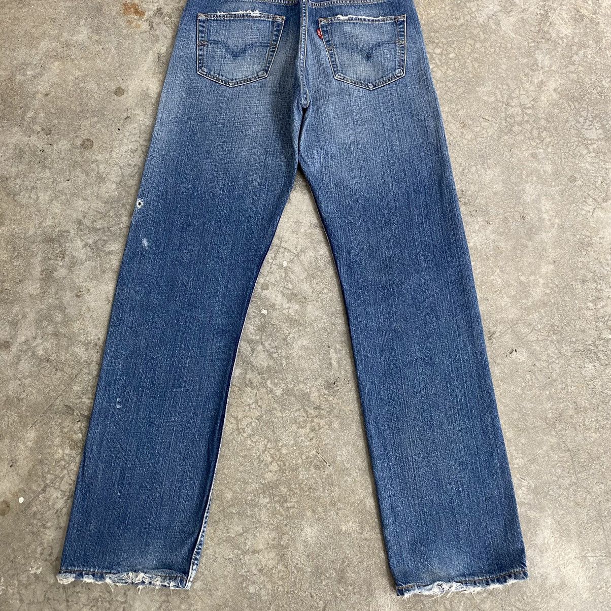 Levi's Size 33x32.5 Vintage 00’s Levis 501 Faded Blue Ripped Jeans Size US 33 - 13 Thumbnail