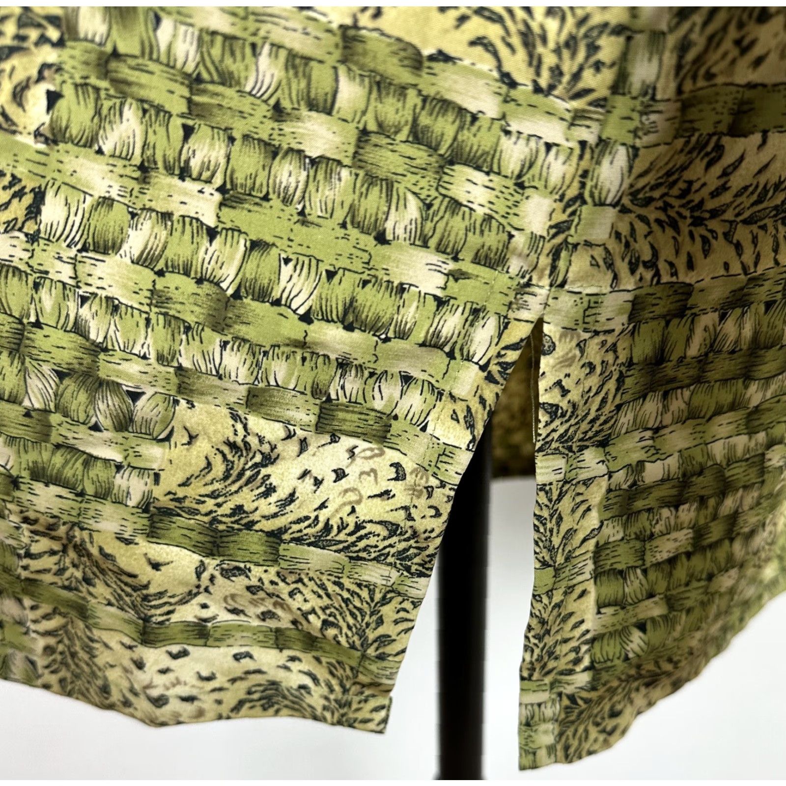 Vintage VINTAGE Liz Baker Blouse Boxy Long Sleeve Collared 90s Leopard Animal Print Green Medium Womens Size M / US 6-8 / IT 42-44 - 5 Thumbnail