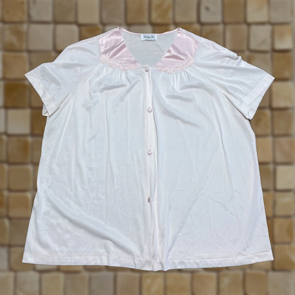 Vintage VINTAGE Vanity Fair Pajama Top Womens XL Pink Nylon Short Sleeve Button V-Neck Sheer Sleepwear Size XL / US 12-14 / IT 48-50 - 1 Thumbnail