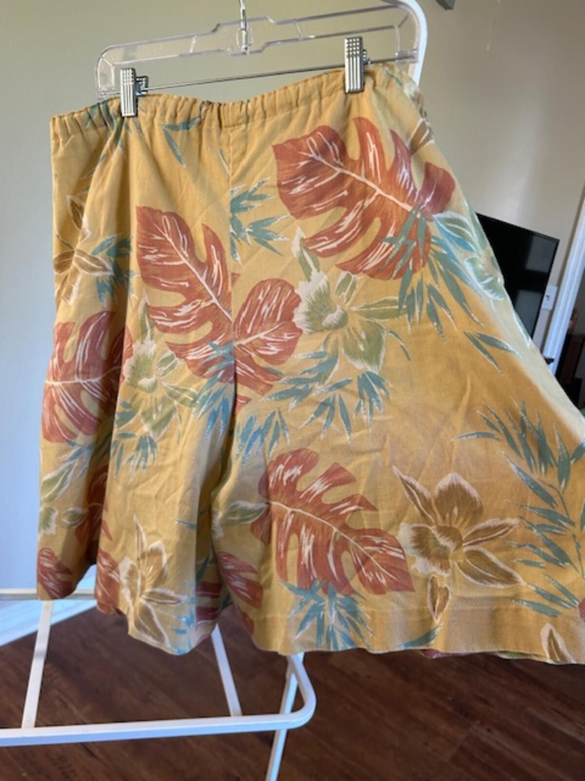 Unknown London Vintage Two-Piece Floral Print Shirt and Short Set Size ONE SIZE - 3 Thumbnail