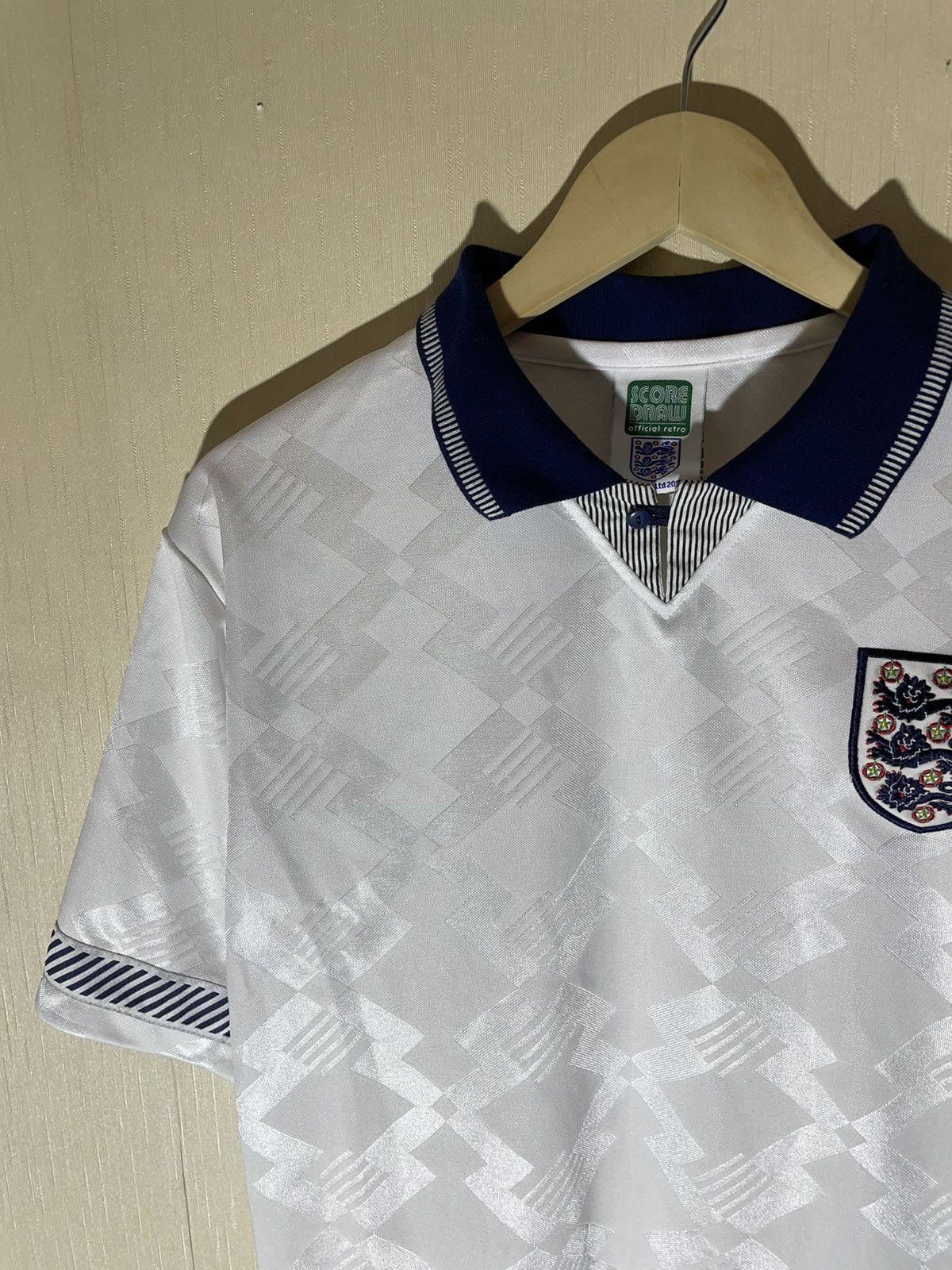 Vintage England Score Draw streetwear soccer jersey Size US S / EU 44-46 / 1 - 3 Thumbnail
