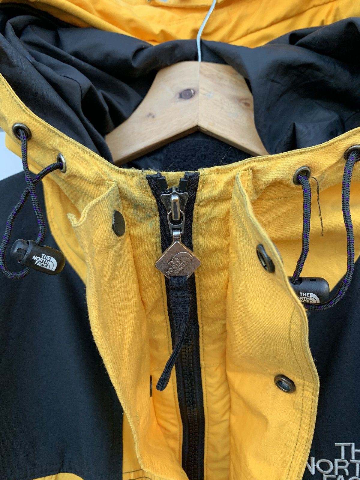 The North Face Vintage The North Face Gore-Tex Hoodie Jacket Size US L / EU 52-54 / 3 - 20 Thumbnail