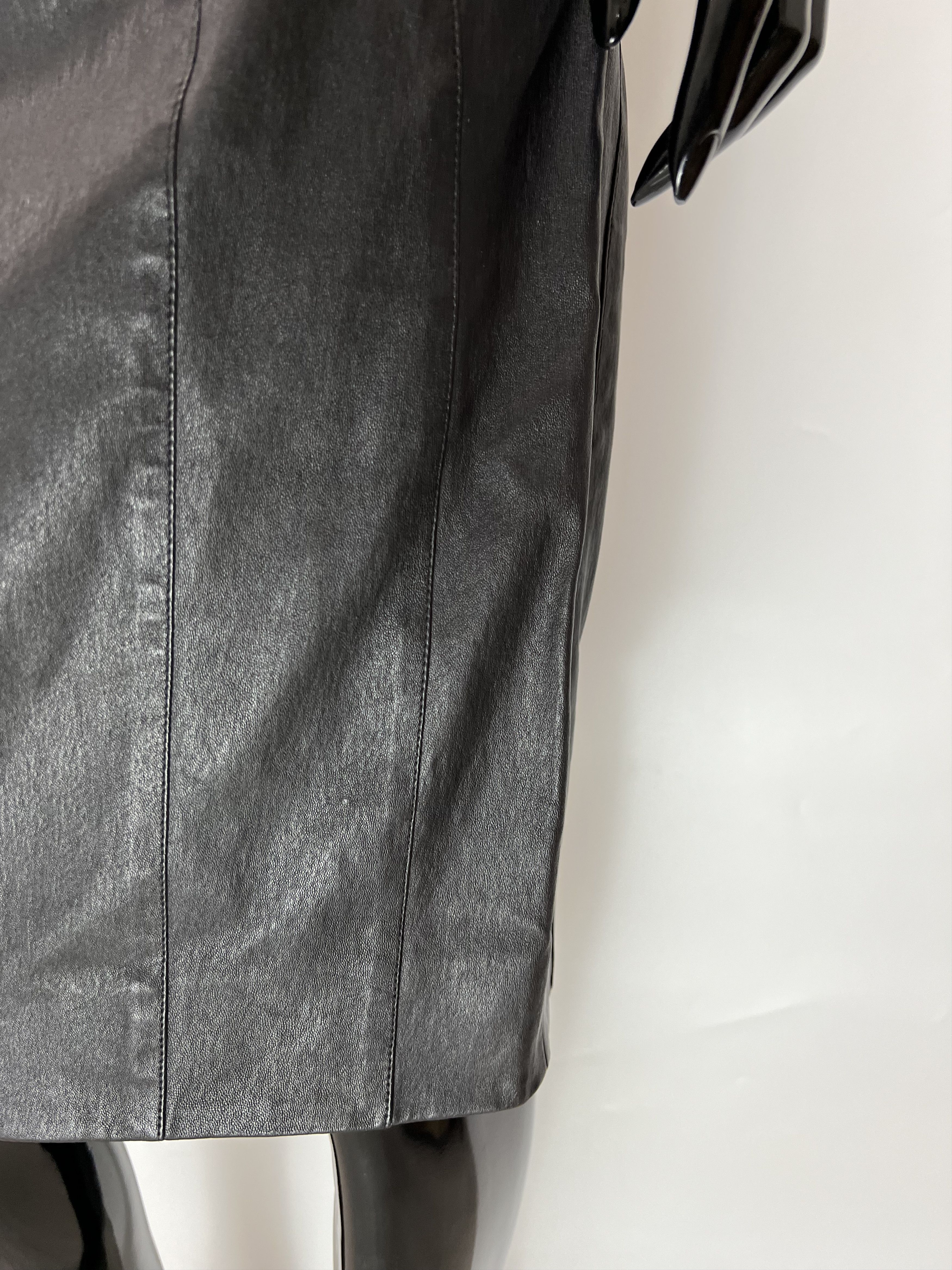 Prada Prada Black Leather Midi Skirt Size IT 44 Size 30" / US 8 / IT 44 - 7 Thumbnail