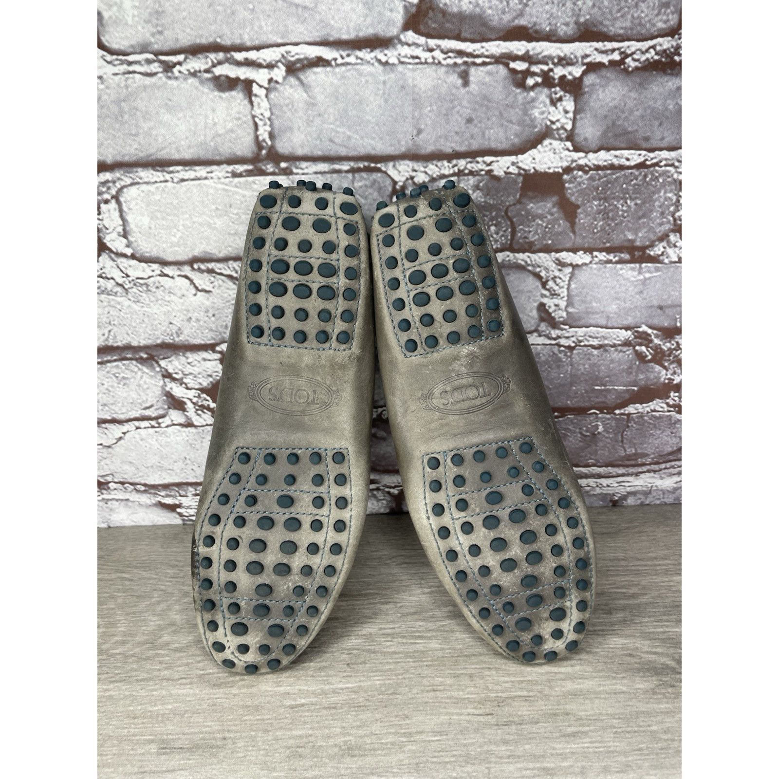 Tod's Tod's Gommino Gray Leather Moccasin Driving Loafers Women’s Size US 8 / IT 38 - 22 Thumbnail