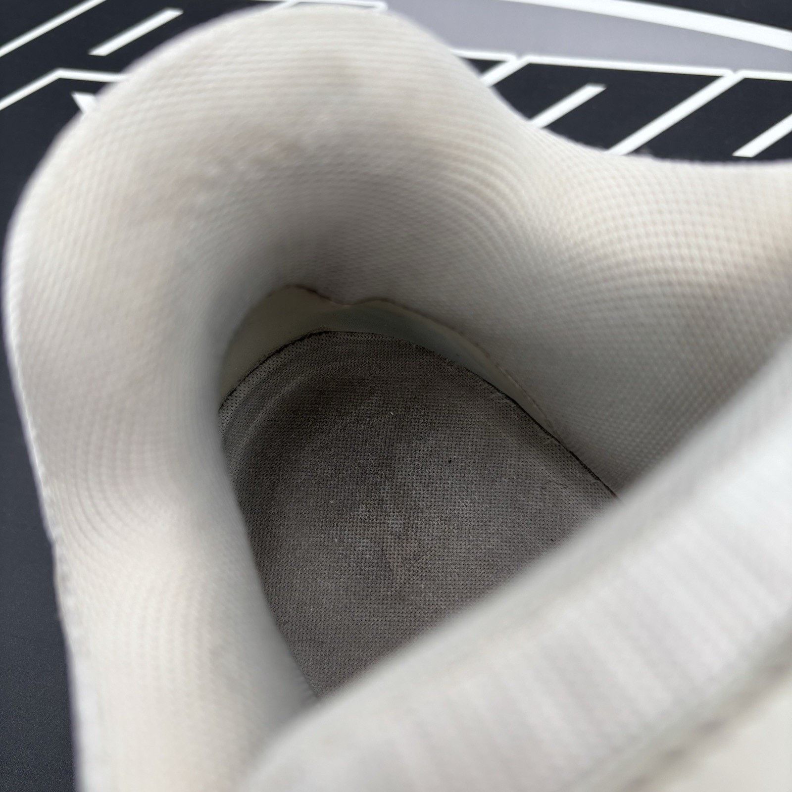 Louis Vuitton (10-10.5 US) Louis Vuitton Maxi Trainer ' White ' Size US 10 / EU 43 - 8 Thumbnail