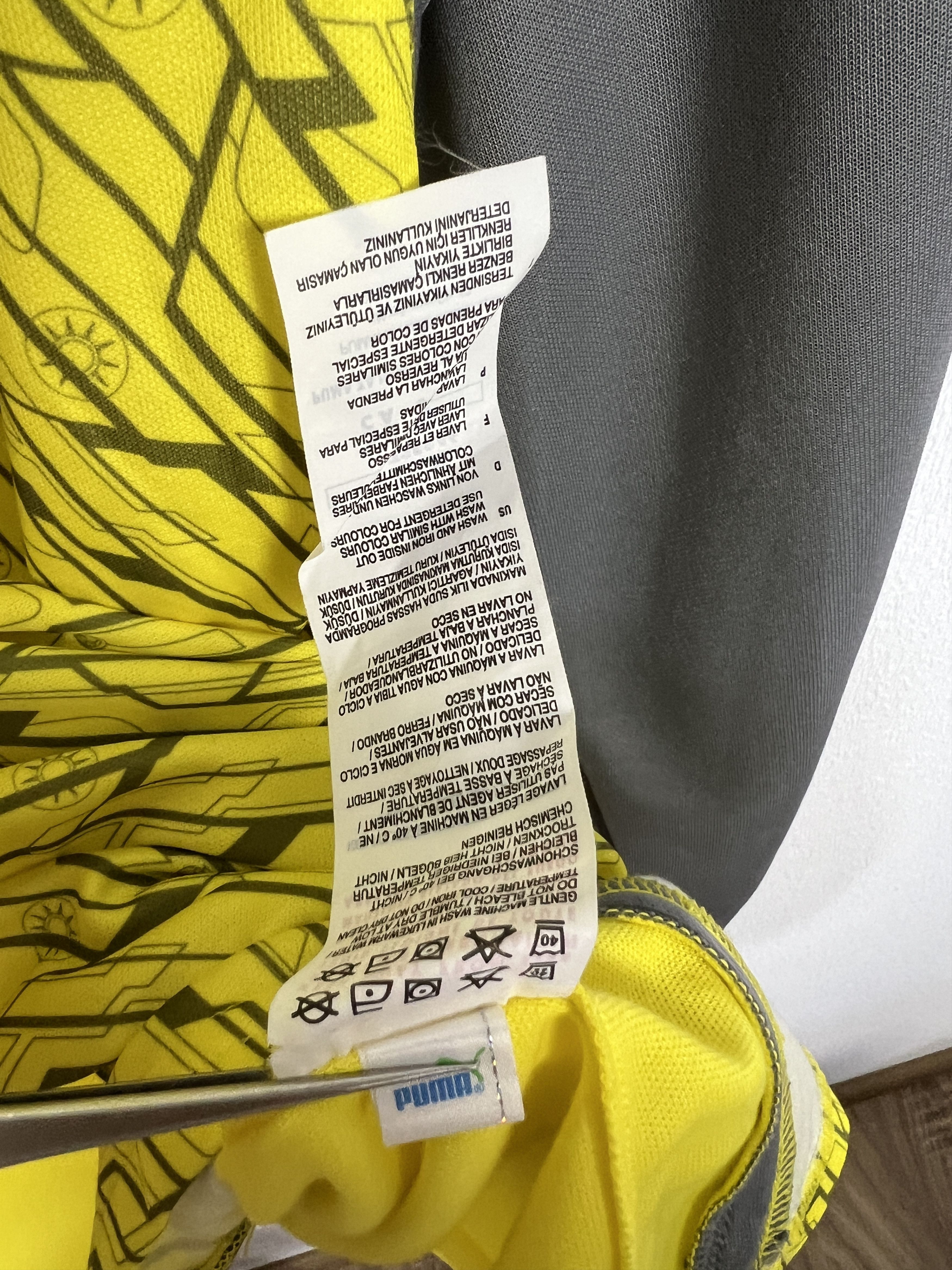 Puma AEK Athens Goalkeeper football shirt 2011 Soccer Puma Jersey Size US XXL / EU 58 / 5 - 11 Thumbnail