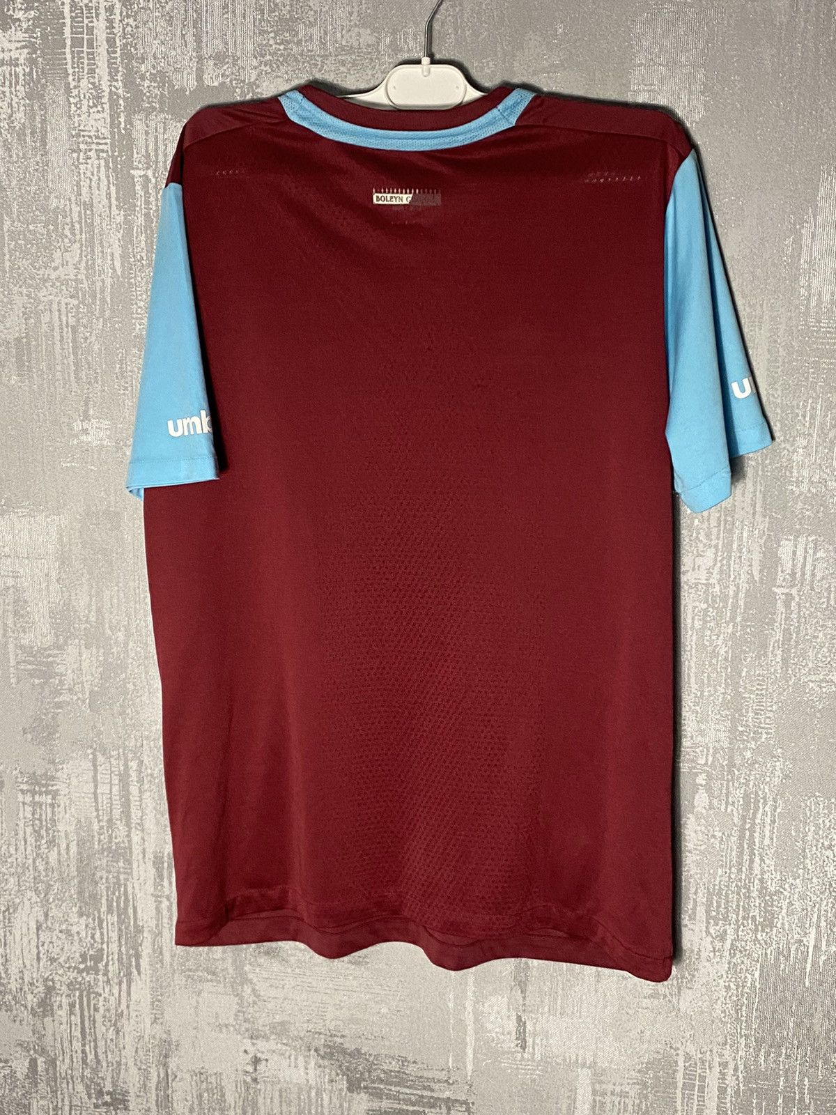 Umbro × Vintage 2015 Vintage Umbro West Ham Soccer Jersey Betway Size US M / EU 48-50 / 2 - 2 Thumbnail