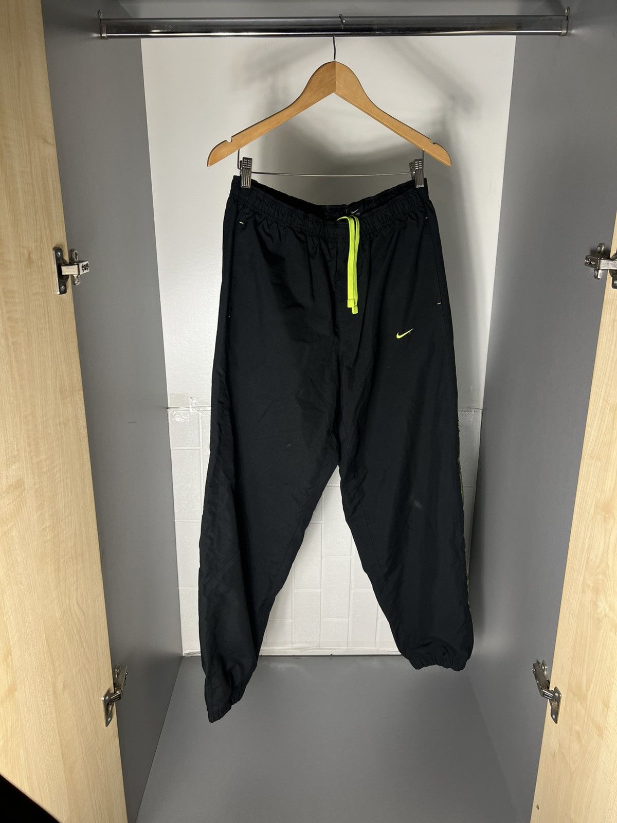 Nike VINTAGE NIKE NYLON RETRO SWEATPANTS DRILL SWOOSH Y2K 90s SK8 Size US 32 / EU 48 - 2 Thumbnail