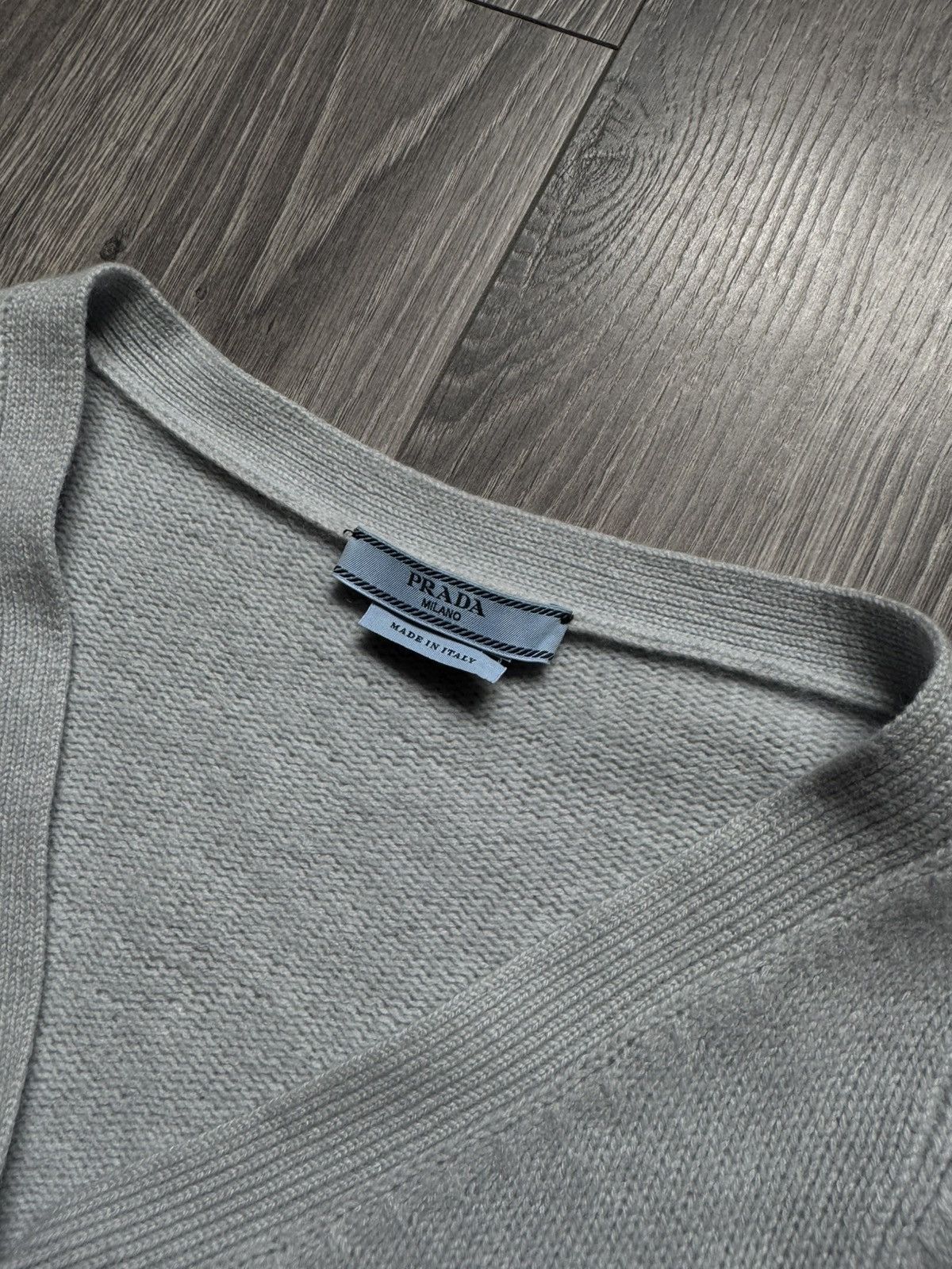 Prada Prada Cashmere/ Silk Cardigan 42 Size M / US 6-8 / IT 42-44 - 3 Thumbnail