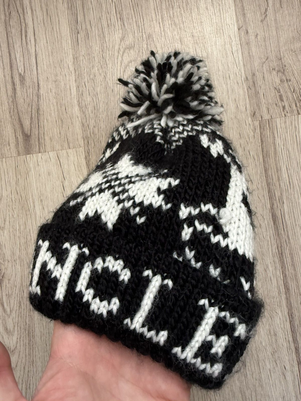 Moncler Moncler Logo Jacquard Pom Pom Hat Black White Wool Blend Size ONE SIZE - 9 Thumbnail